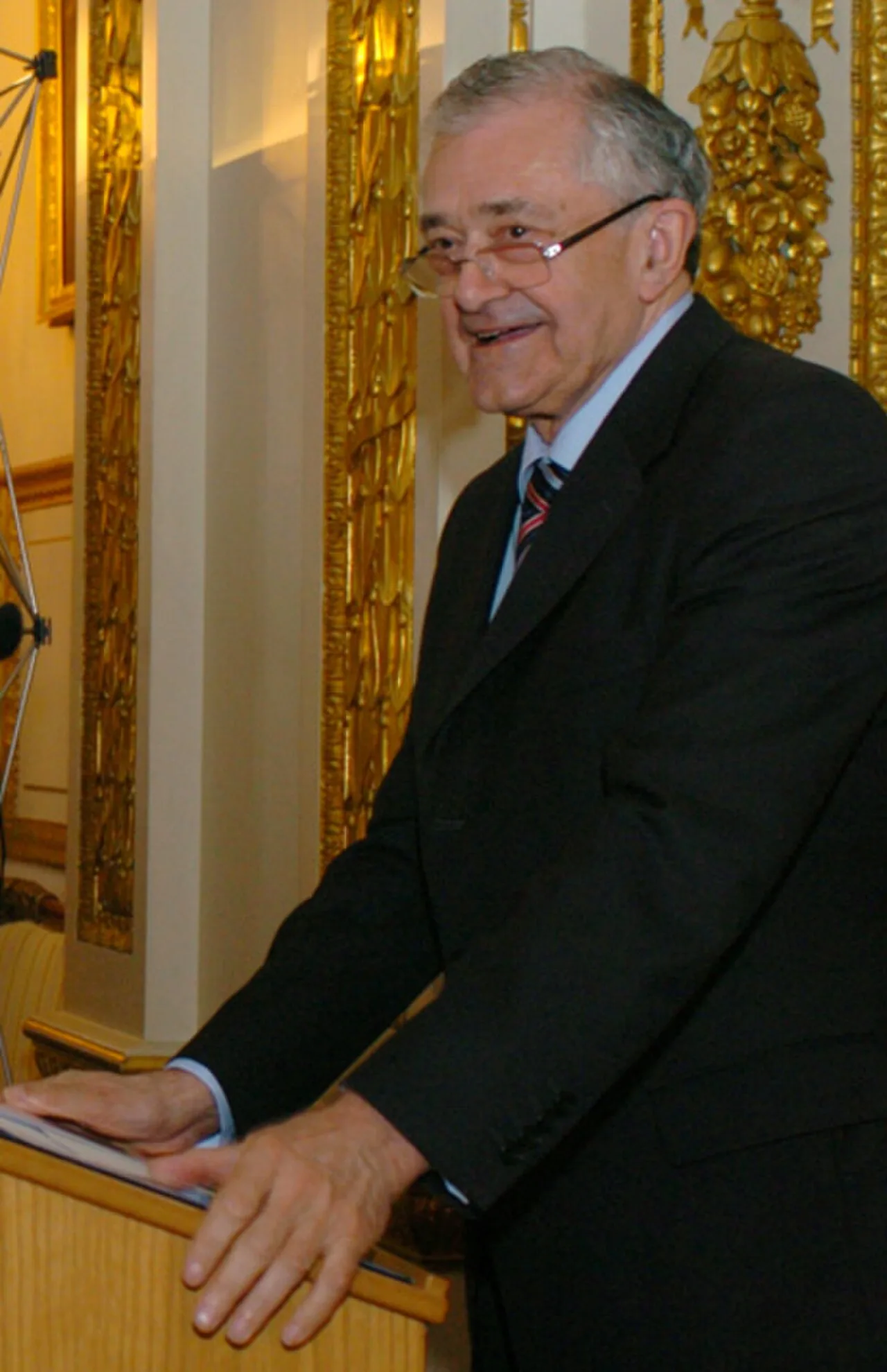 Portrait of Terry Davis (1938–2024) – memorial page