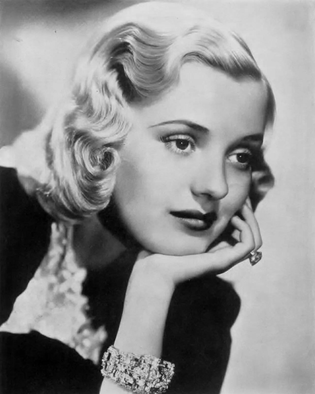 Porträt von Phyllis Brooks (1915–1995) – Gedenkseite