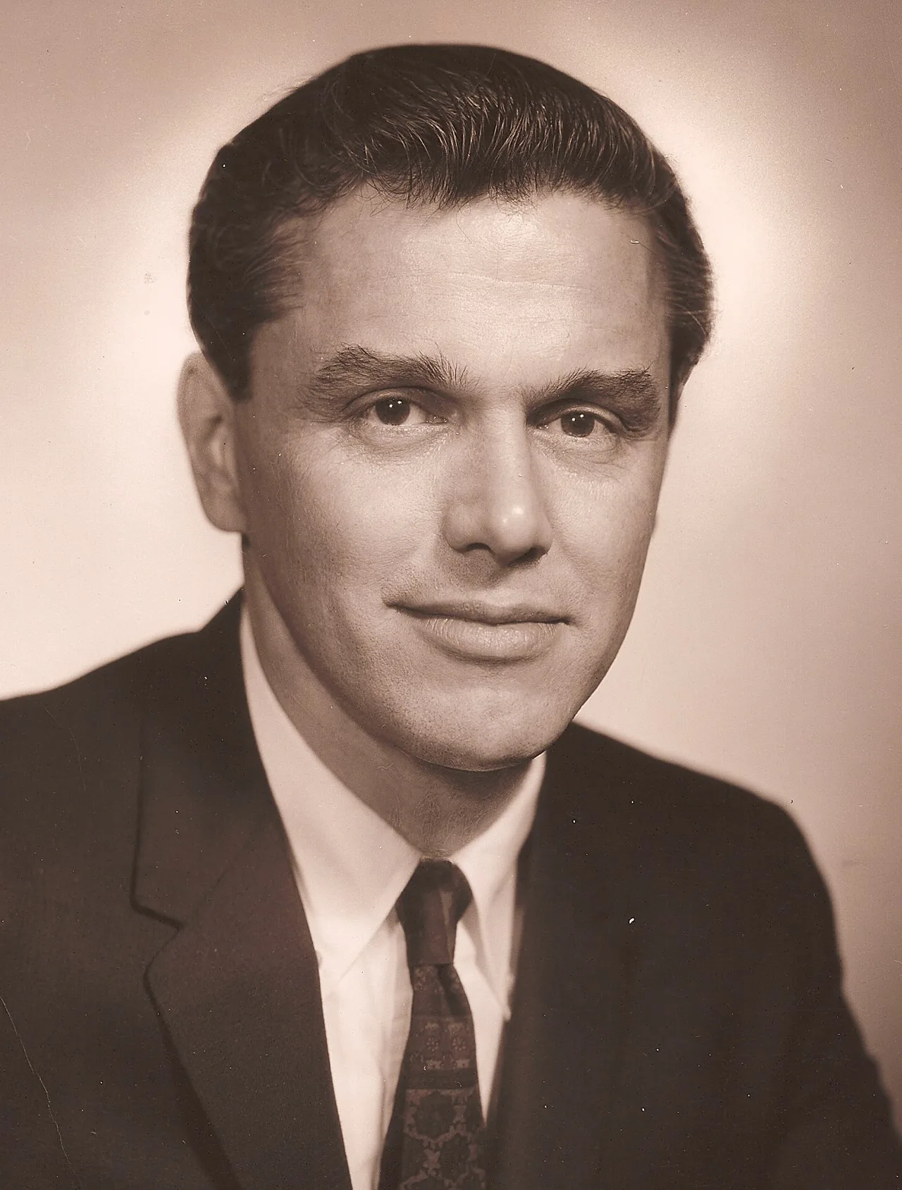 Porträt von Robert K. Crane (1919–2010) – Gedenkseite