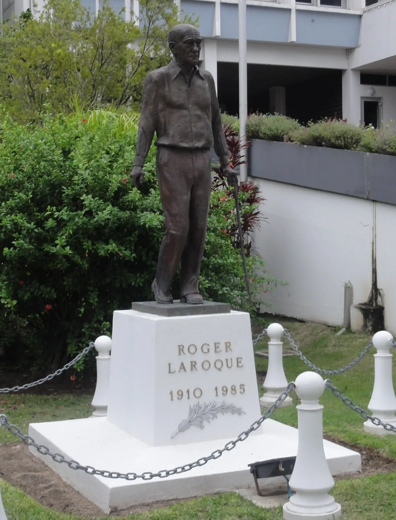 Porträt von Roger Laroque (1910–1985) – Gedenkseite