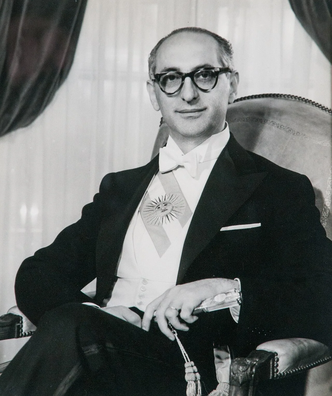 Portrait of Arturo Frondizi (1908–1995) – memorial page