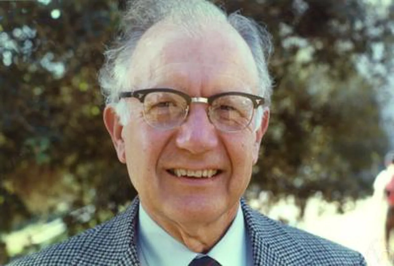 Portrait of Angus Ellis Taylor (1911–1999) – memorial page