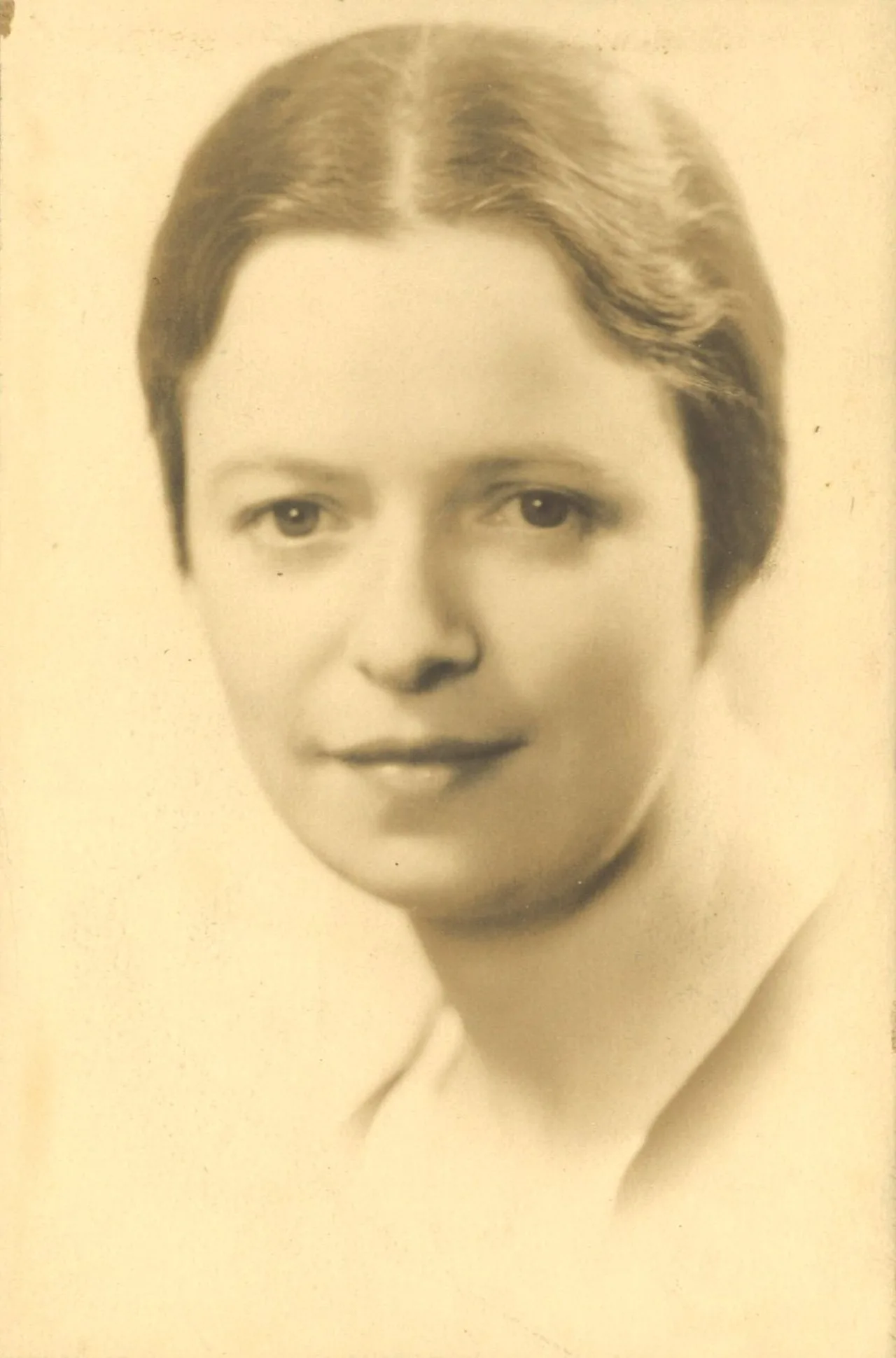 Portrait of Sylvia Daoust (1902–2004) – memorial page