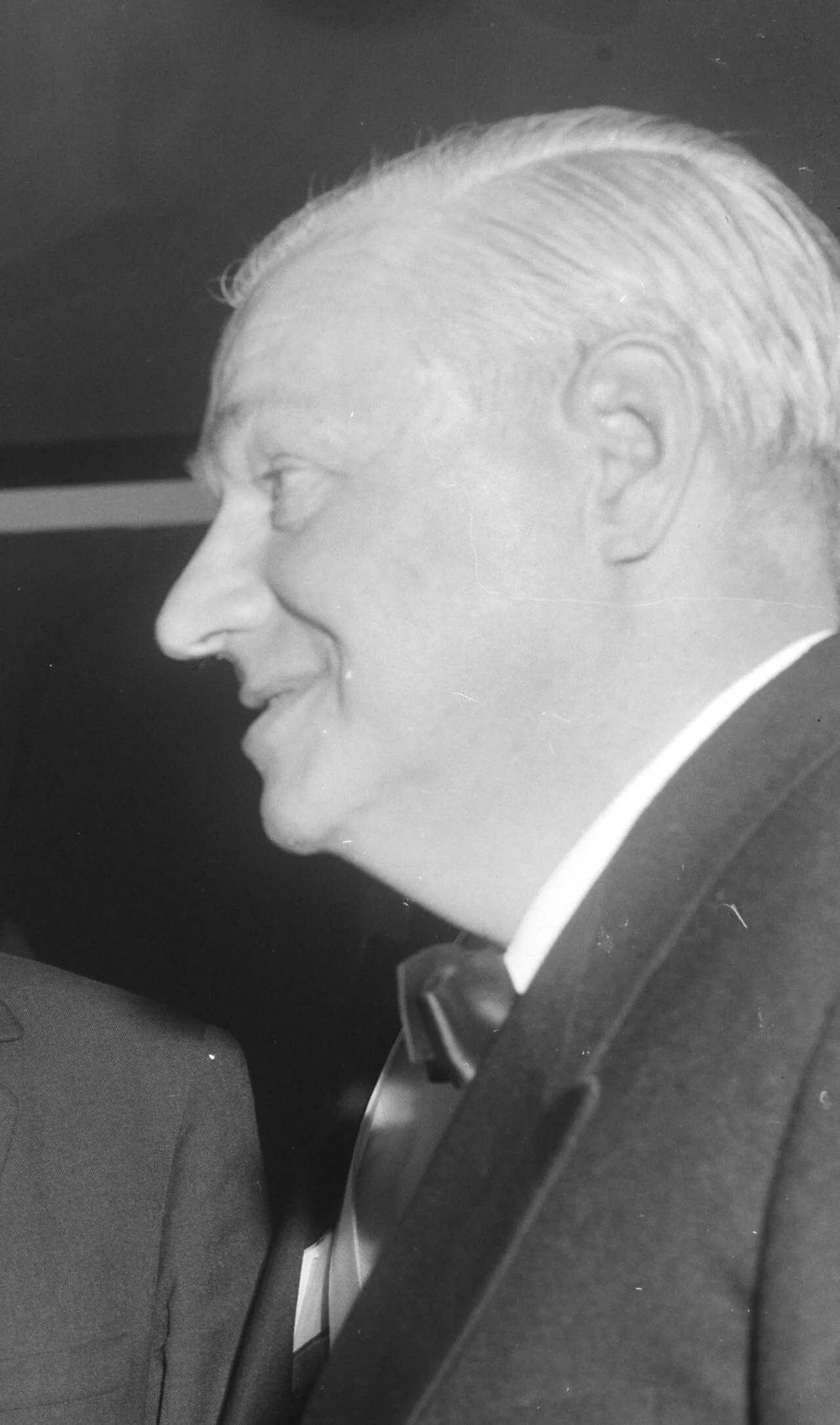 Portrait of Bertus Aafjes (1914–1993) – memorial page
