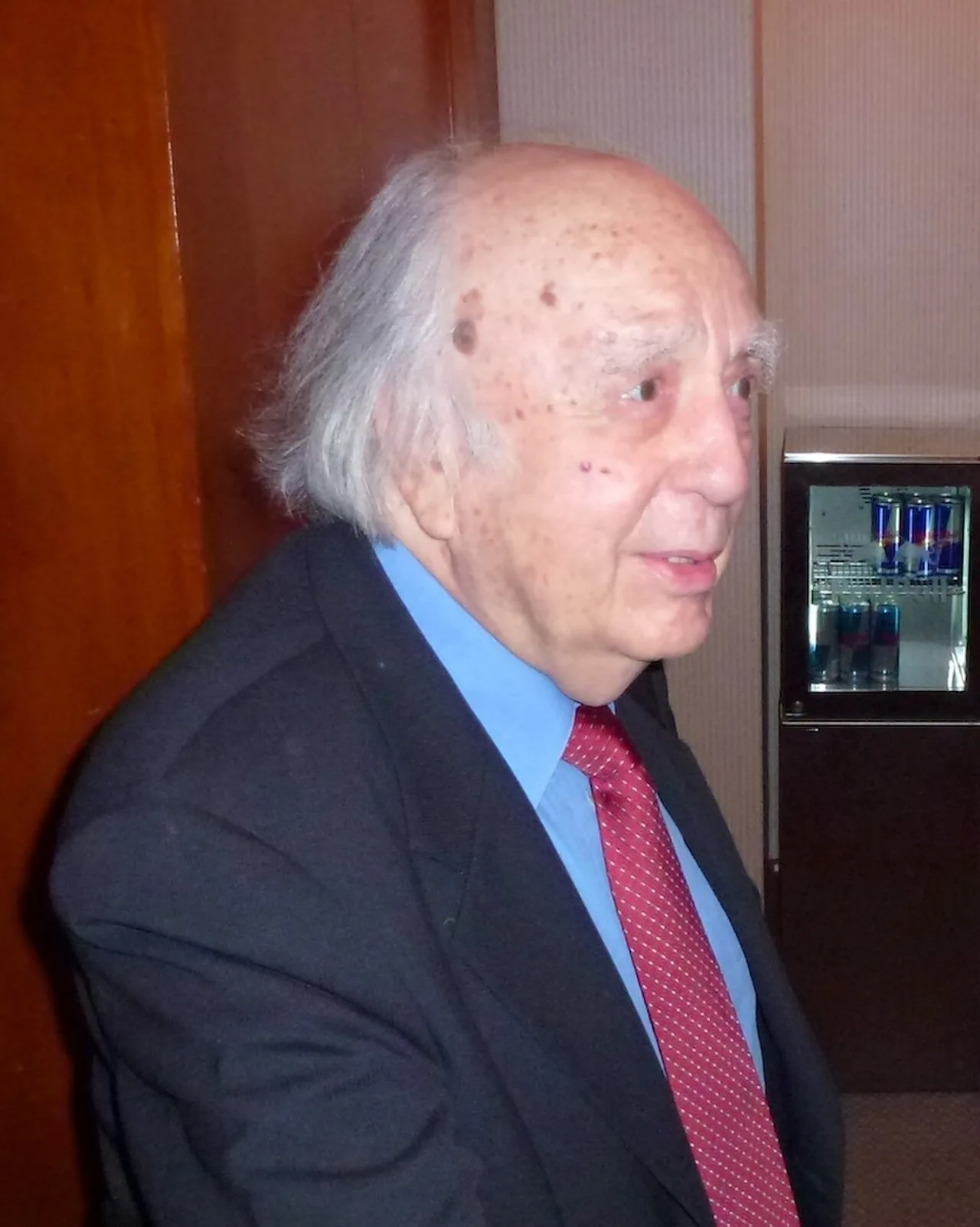Portrait of Vassos Lyssarides (1920–2021) – memorial page