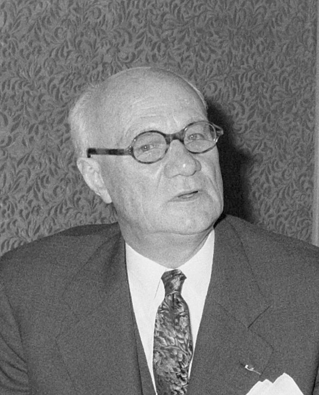 Portrait of Émile Roche (1893–1990) – memorial page