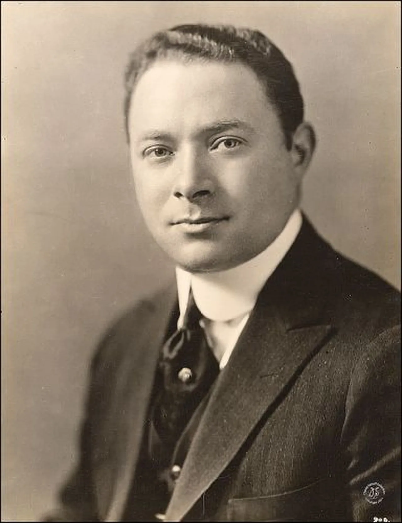 Porträt von David Sarnoff (1891–1971) – Gedenkseite