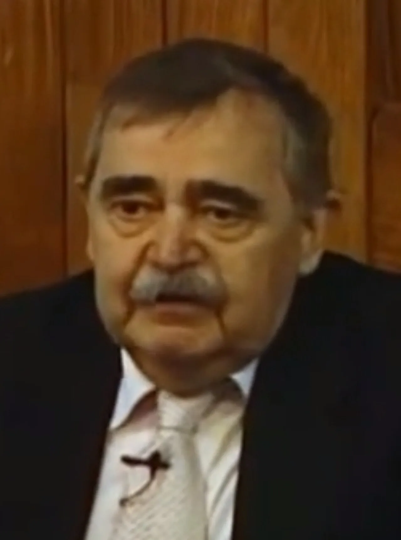 Portrait of Eugenio Trías Sagnier (1942–2013) – memorial page