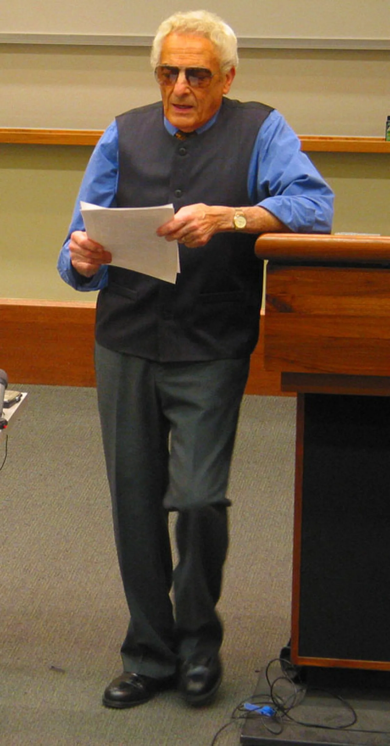 Porträt von A. James Gregor (1929–2019) – Gedenkseite