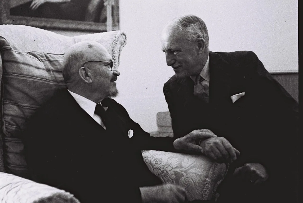 Portrait of Alexander Knox Helm (1893–1964) – memorial page