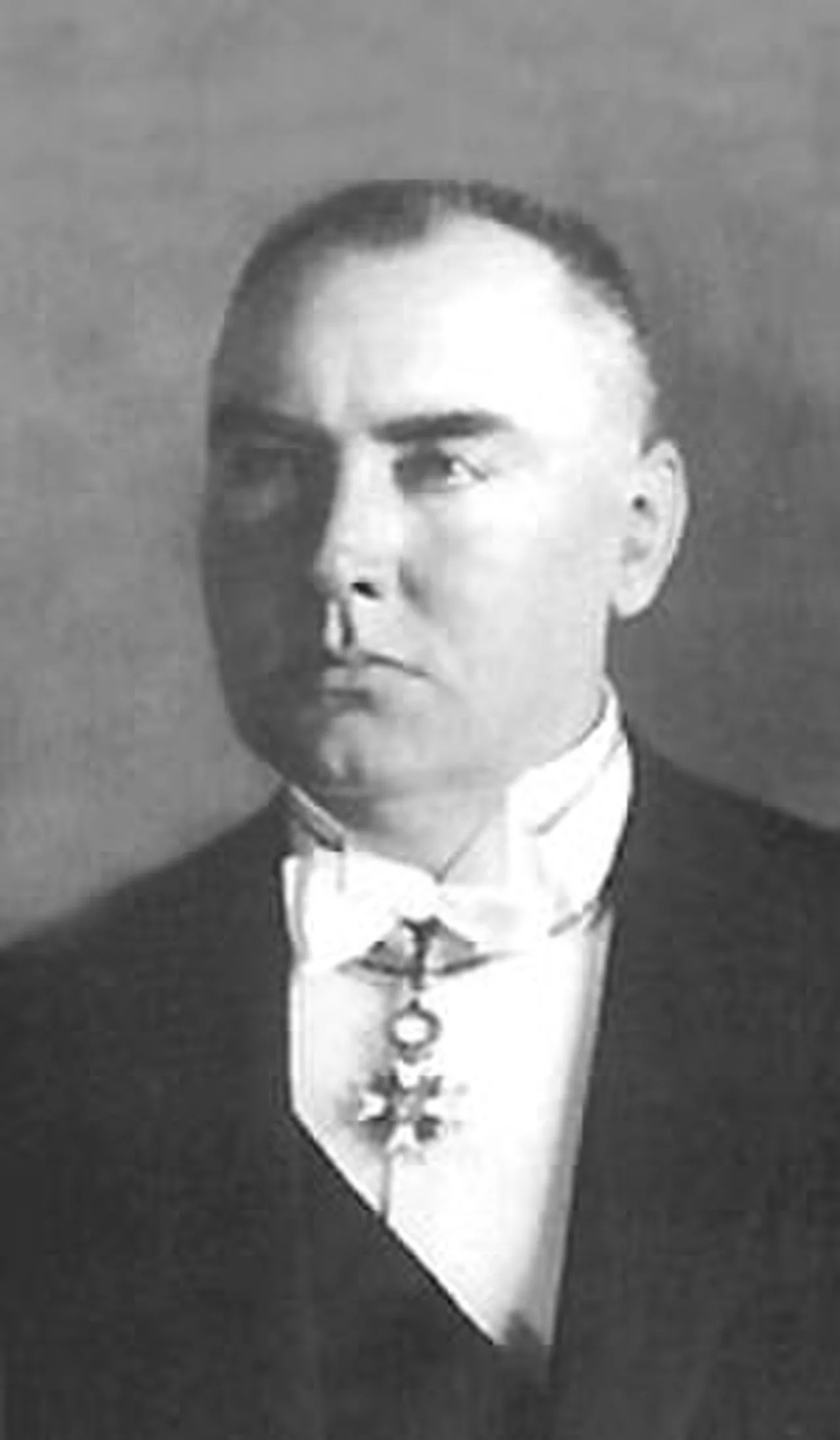 Portrait of Alberts Kviesis (1881–1944) – memorial page