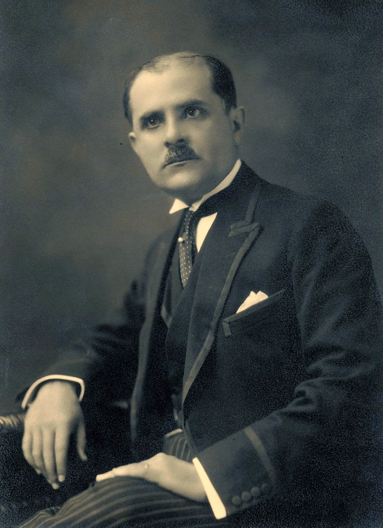 Portrait of Luis Antonio Eguiguren (1887–1967) – memorial page