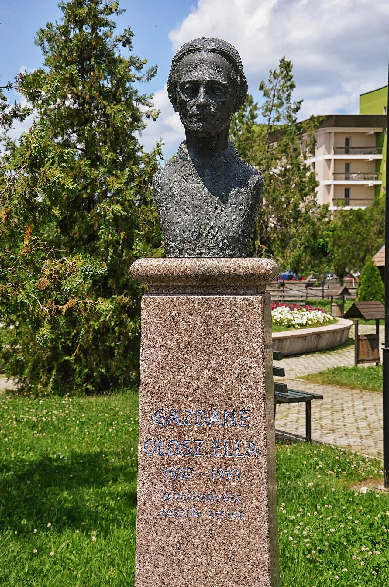 Ella Gazdáné Olosz
