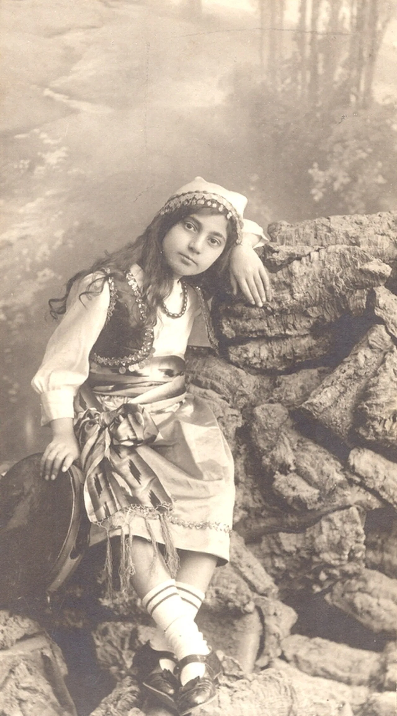Porträt von Sara Aşurbəyli (1906–2001) – Gedenkseite