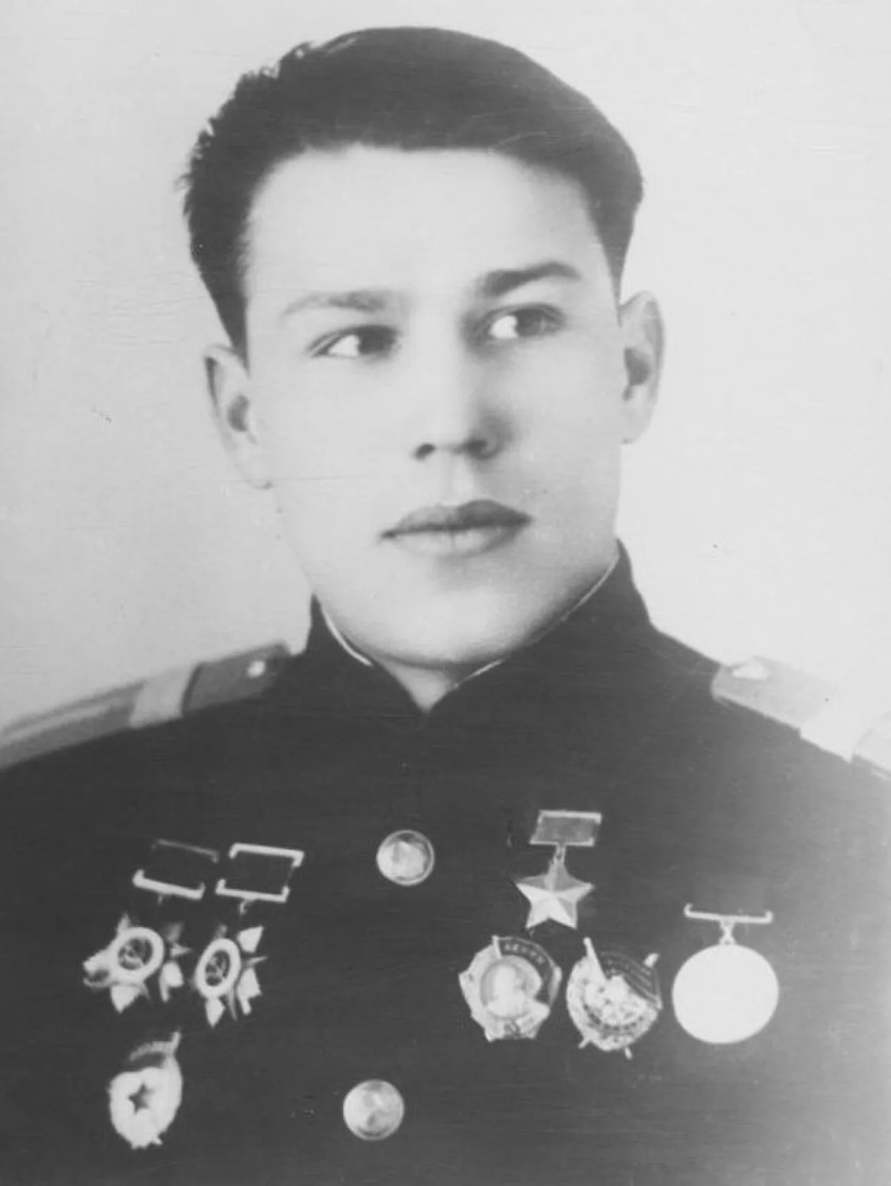 Porträt von Mikhail Badyuk (1920–1993) – Gedenkseite