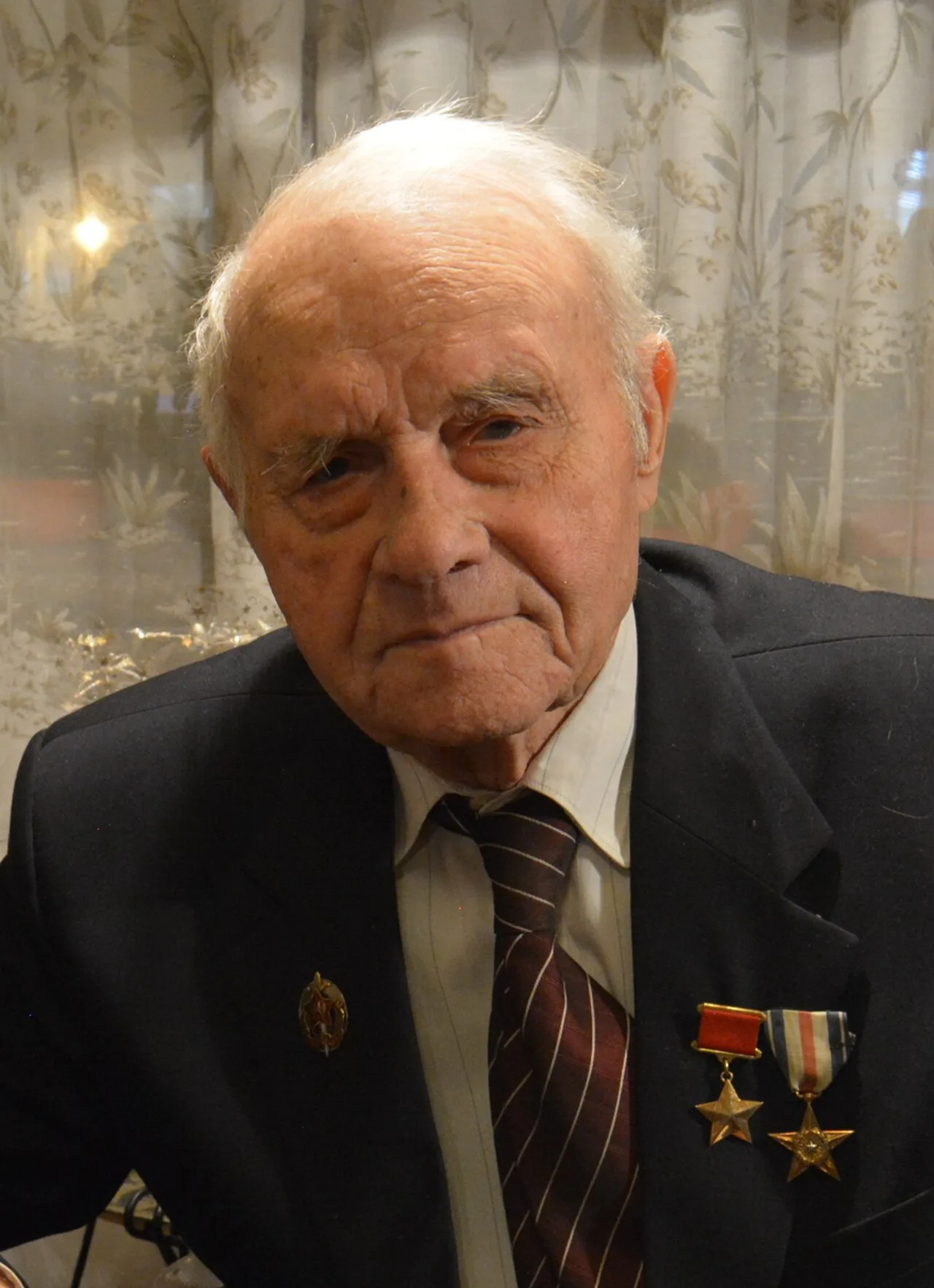 Porträt von Aleksey Voloshin (1920–2020) – Gedenkseite