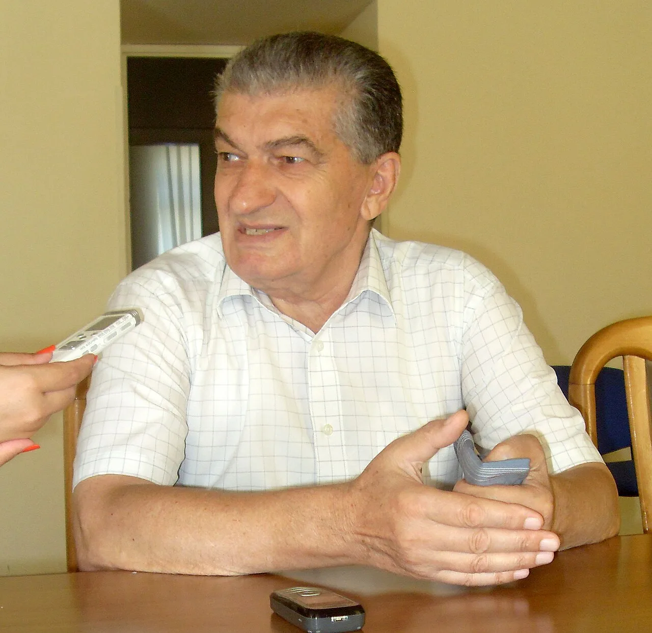 Porträt von Yuri Manukyan (1940–2013) – Gedenkseite