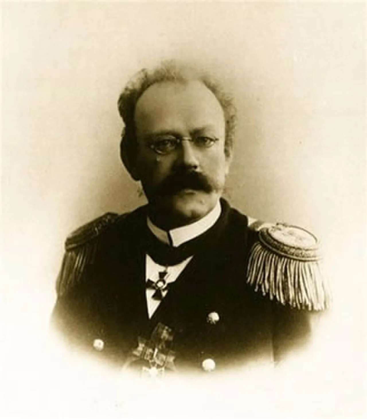 Porträt von Vladimir Miklukha (1853–1905) – Gedenkseite