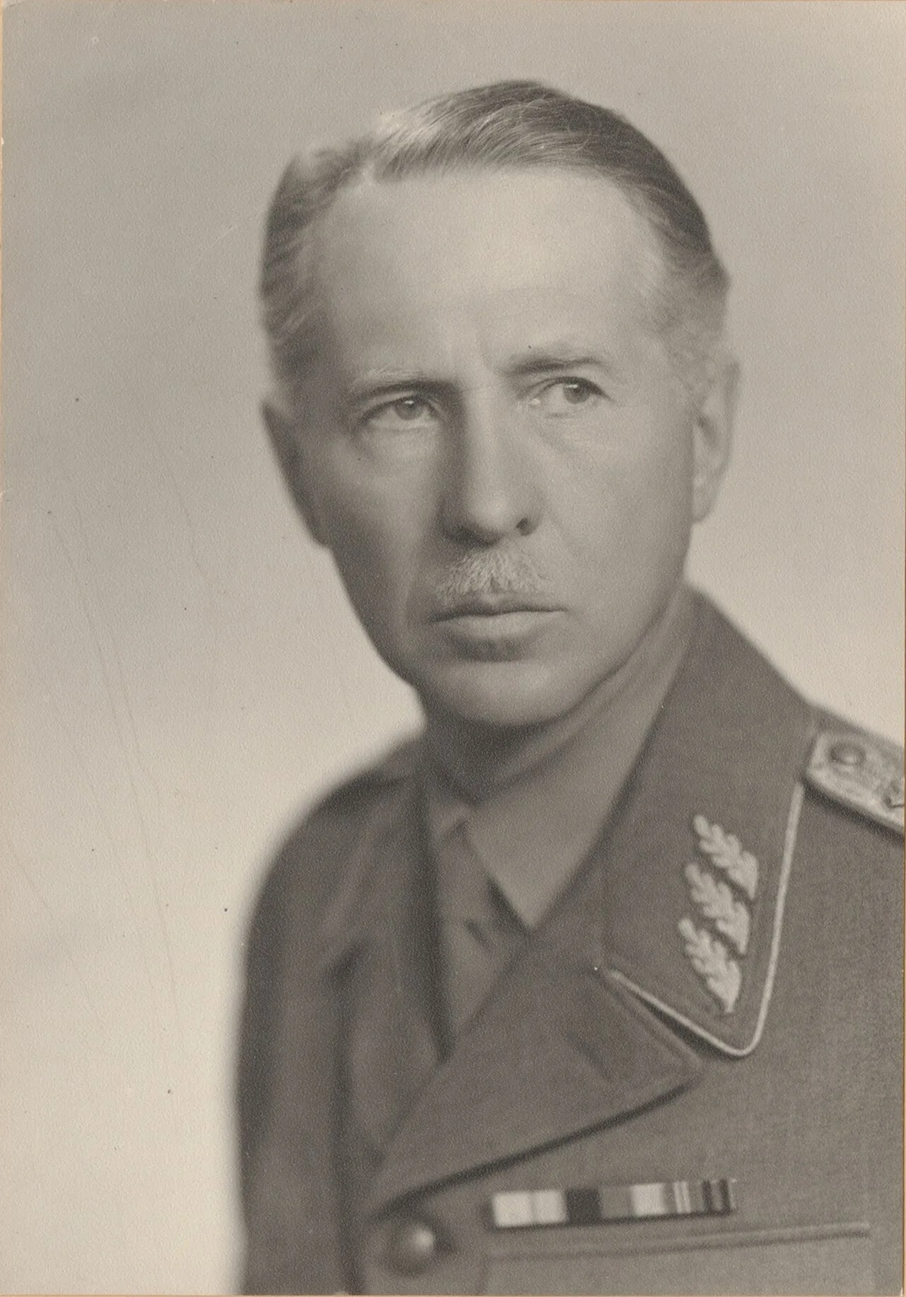 Porträt von Gräf Archibald Douglas (1883–1960) – Gedenkseite