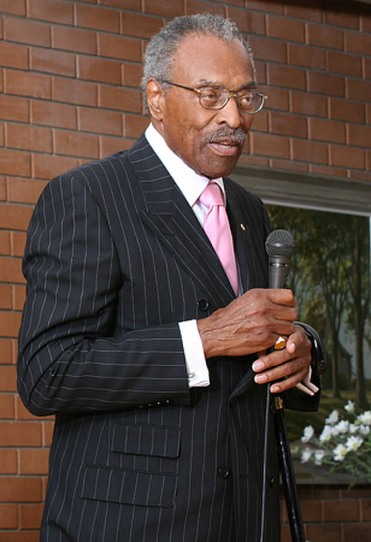 Portrait of Lincoln Alexander (1922–2012) – memorial page