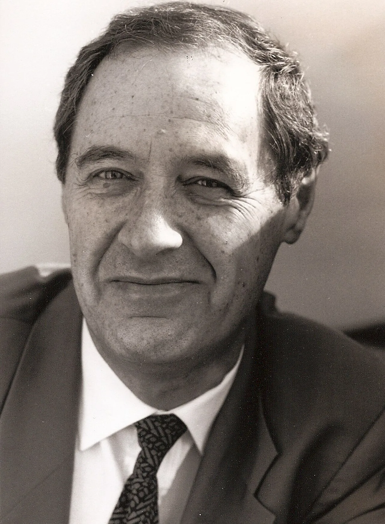 Porträt von Claude Samuel (1931–2020) – Gedenkseite