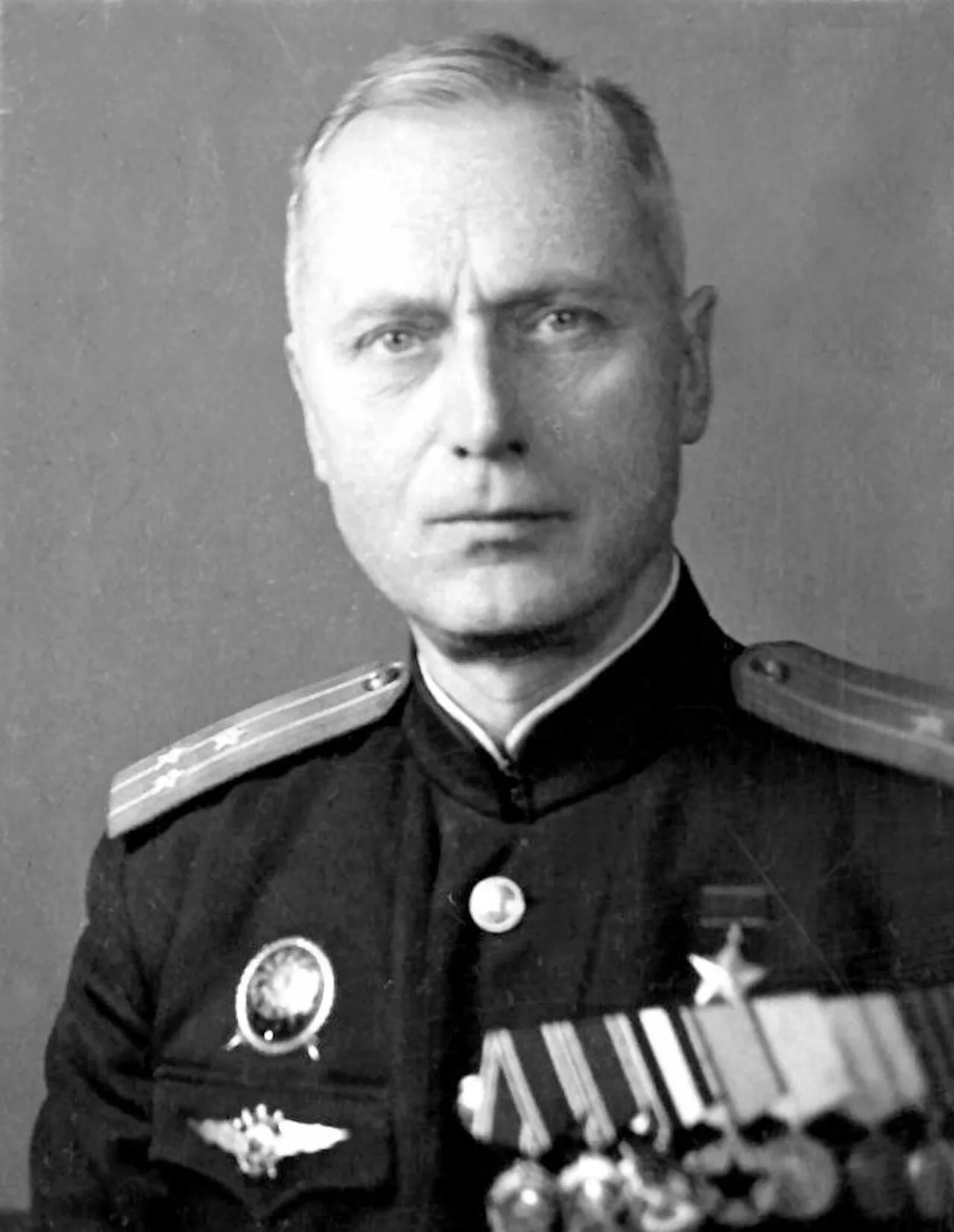 Porträt von Mavriky Slepnyov (1896–1965) – Gedenkseite