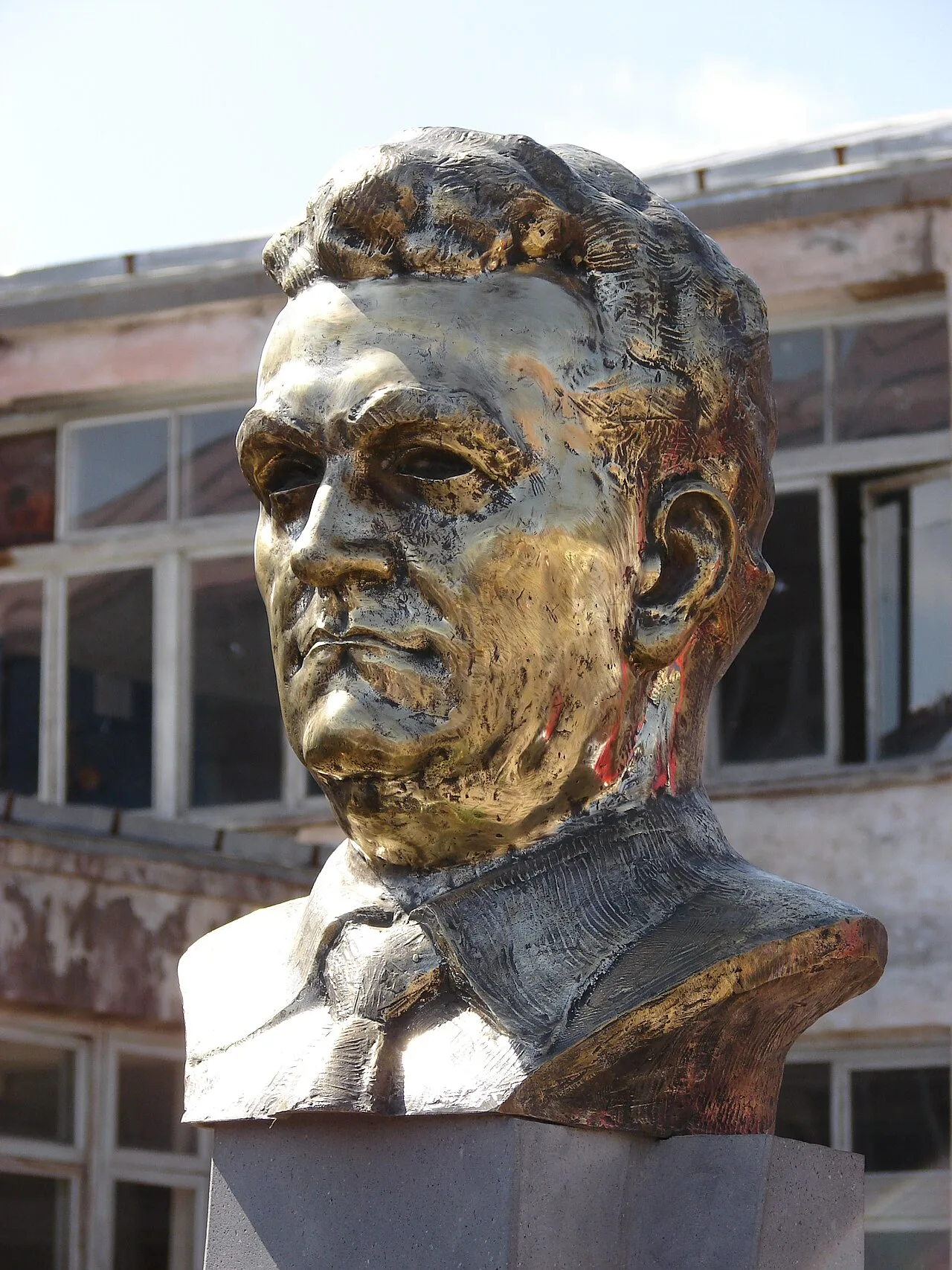 Portrait of Suren Tovmasyan (1909–1980) – memorial page