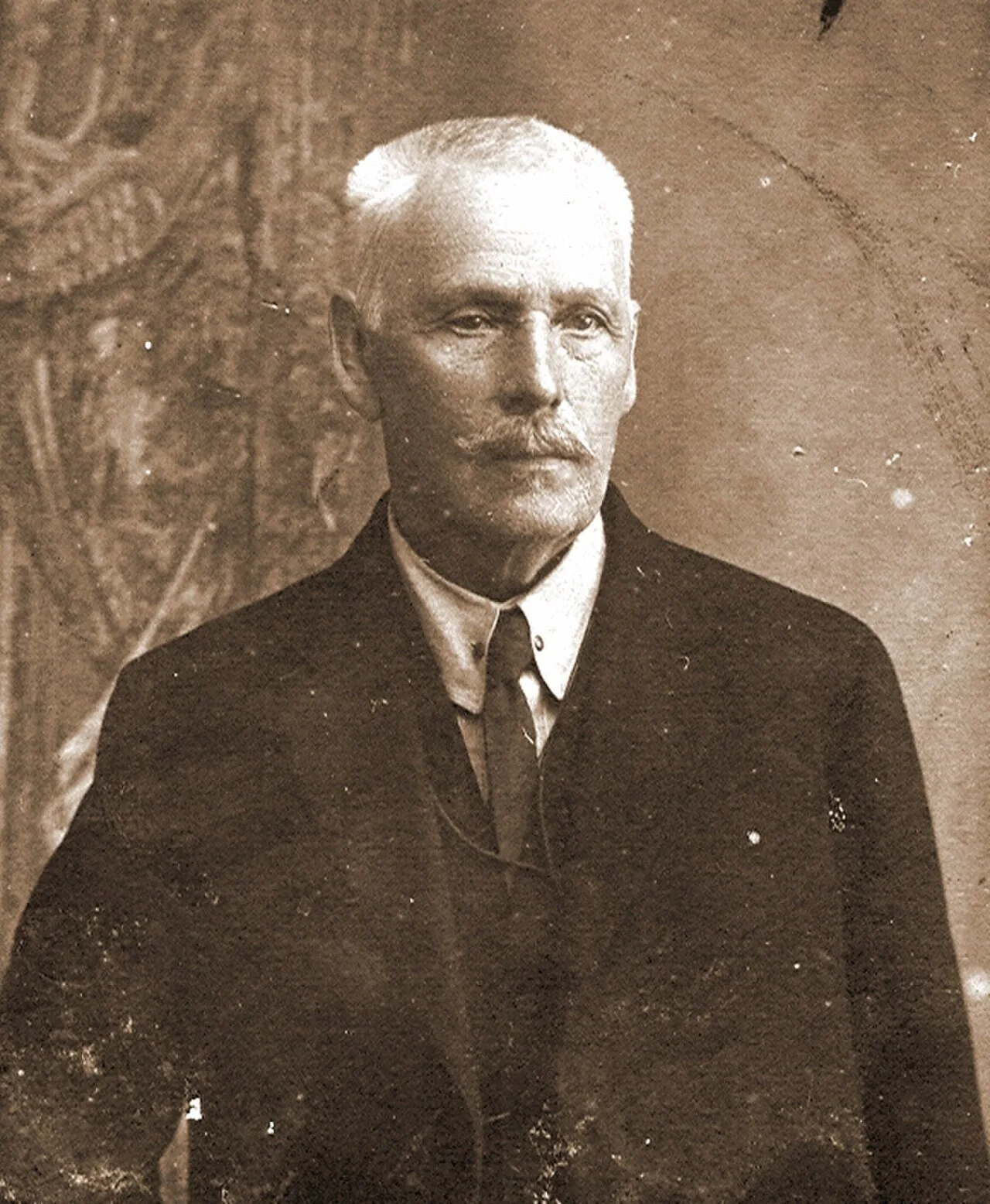 Portrait of Peter Ushakov (1861–1943) – memorial page