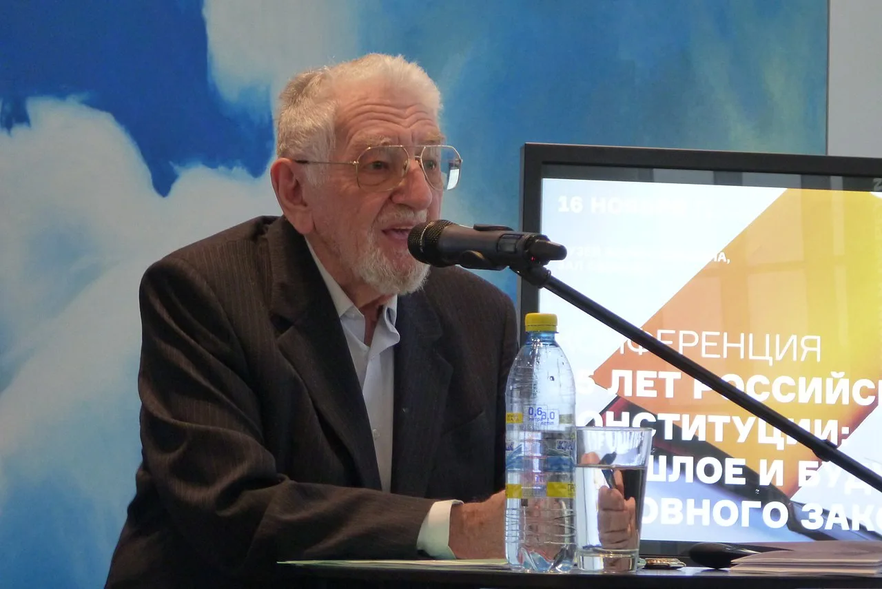 Porträt von Wiktor Leonidowitsch Schejnis (1931–2023) – Gedenkseite