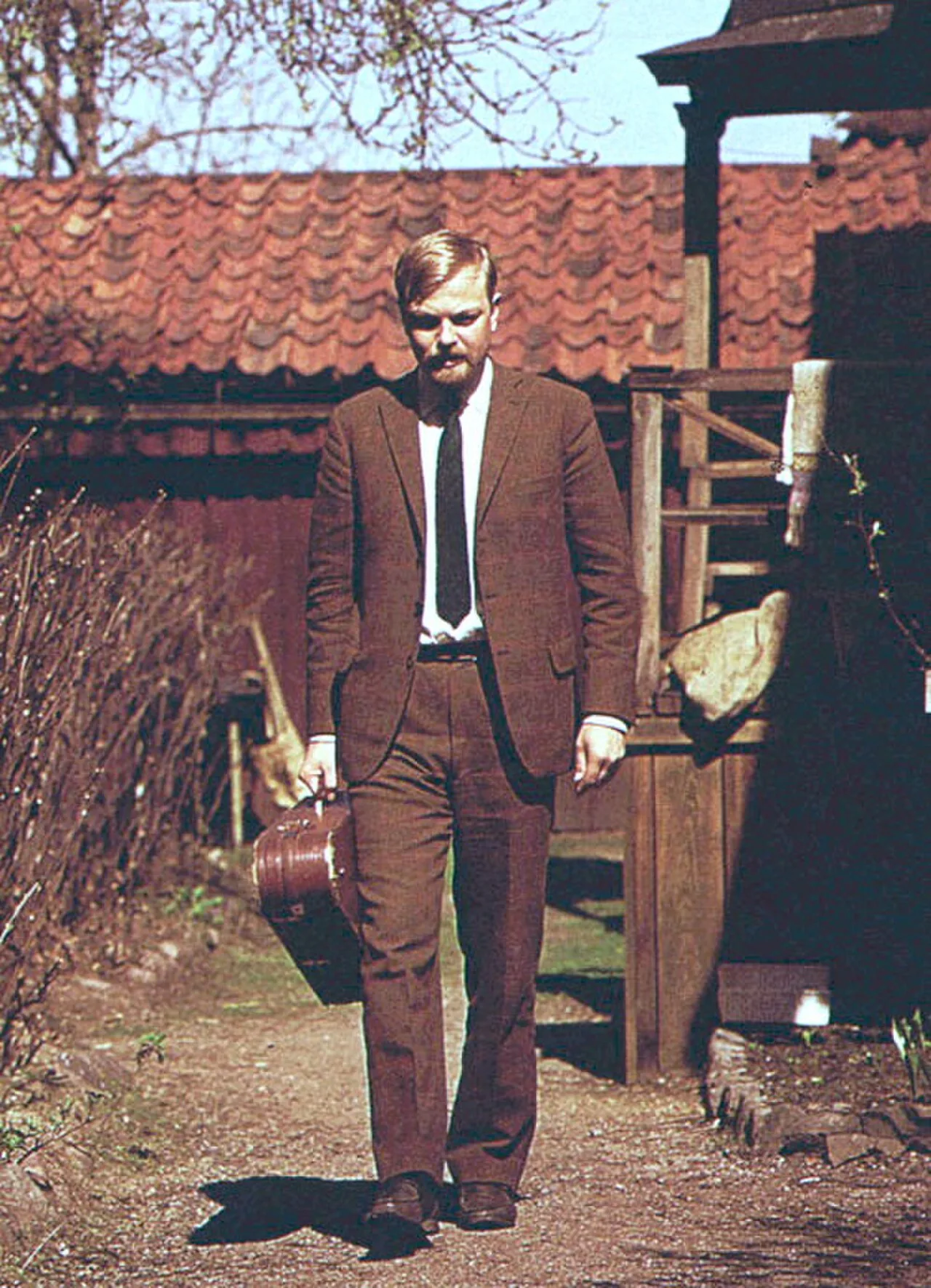 Portrait of Olle Adolphson (1934–2004) – memorial page