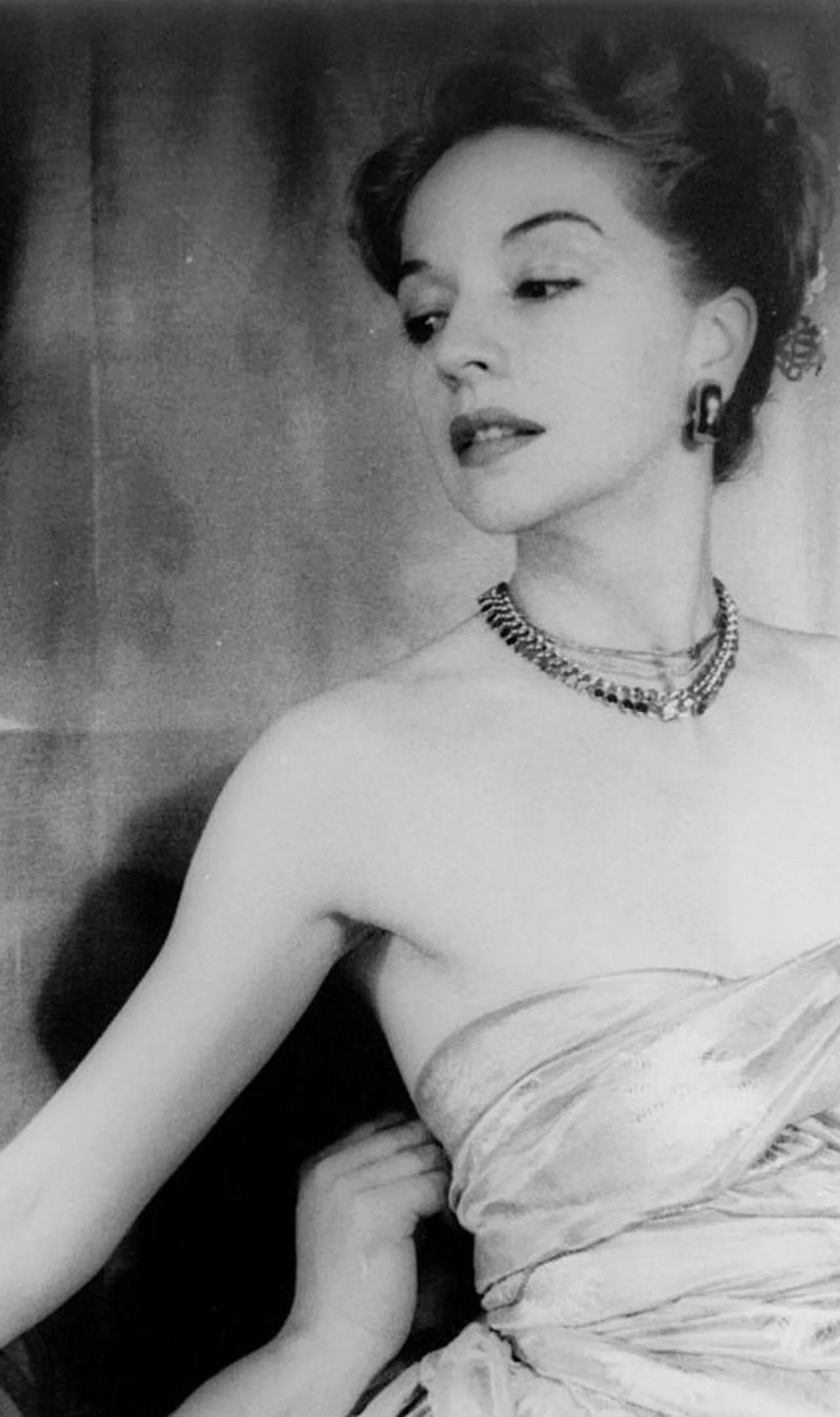 Porträt von Ruth Ford (1911–2009) – Gedenkseite