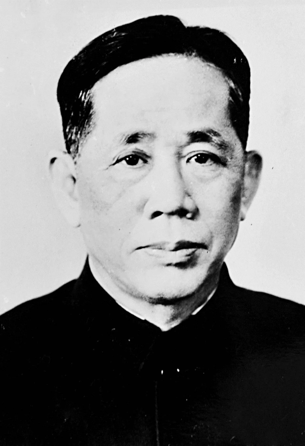 Portrait of Lê Duẩn (1907–1986) – memorial page