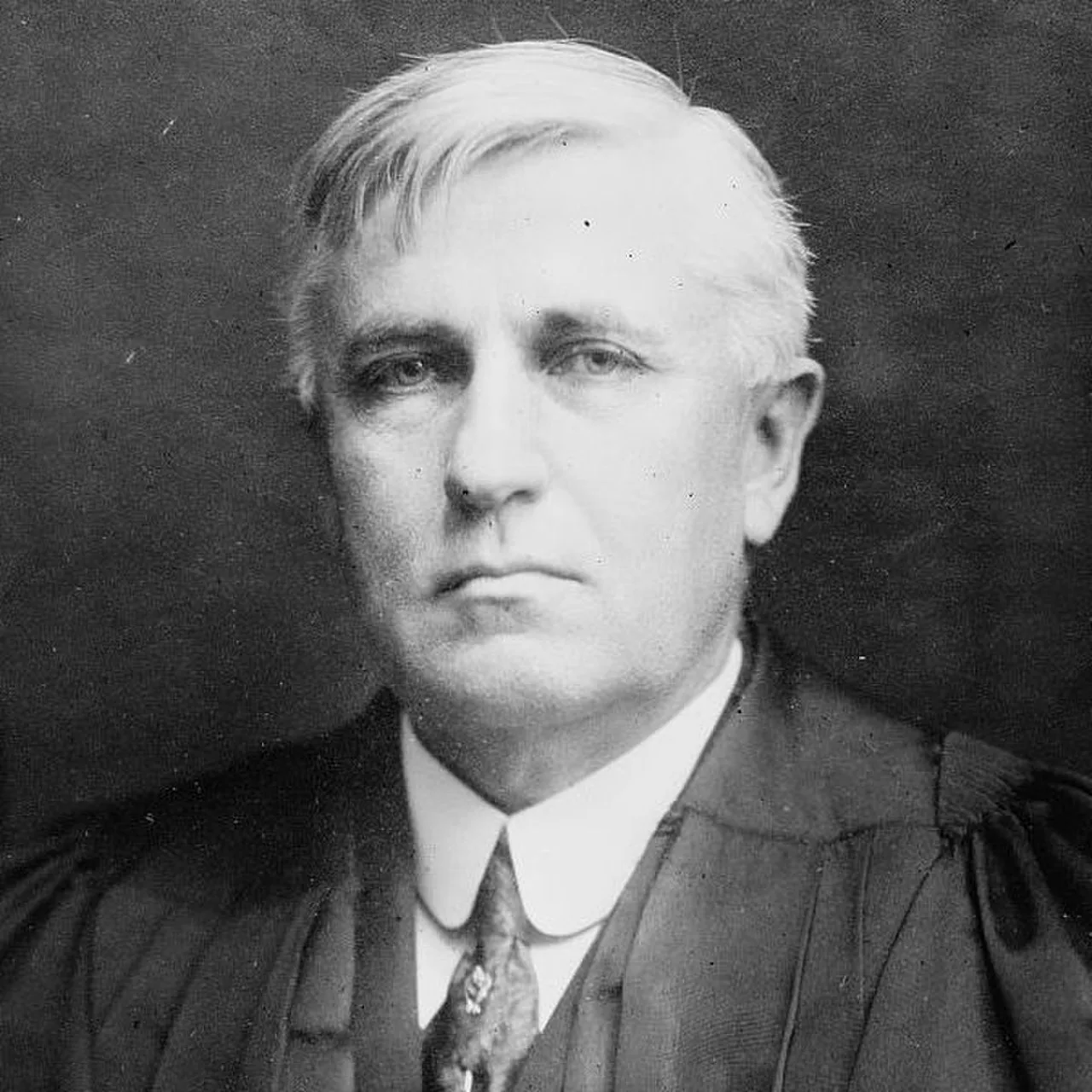 Porträt von Aaron Van Schaick Cochrane (1858–1943) – Gedenkseite