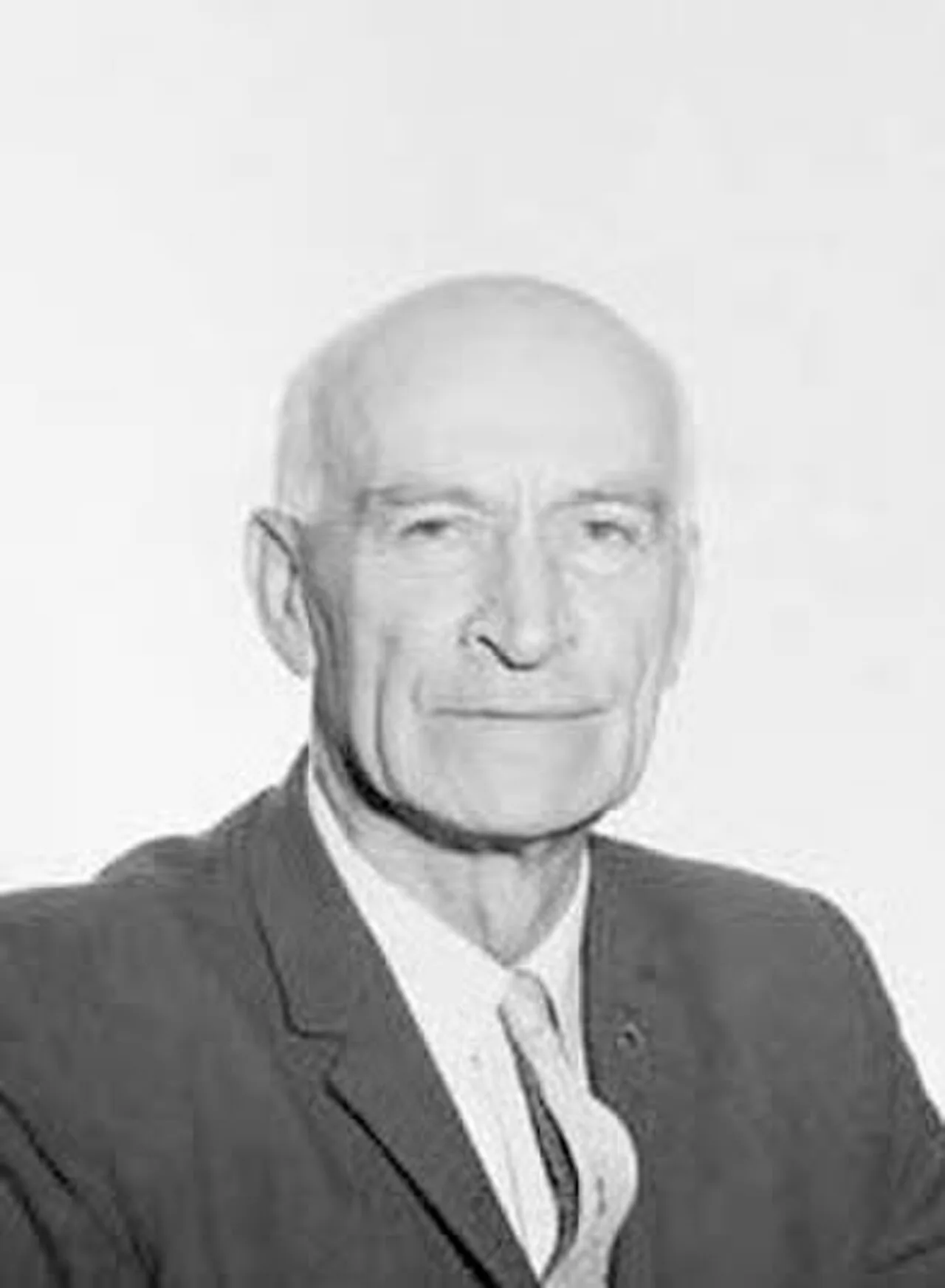 Portrait of Albert Hawke (1900–1989) – memorial page