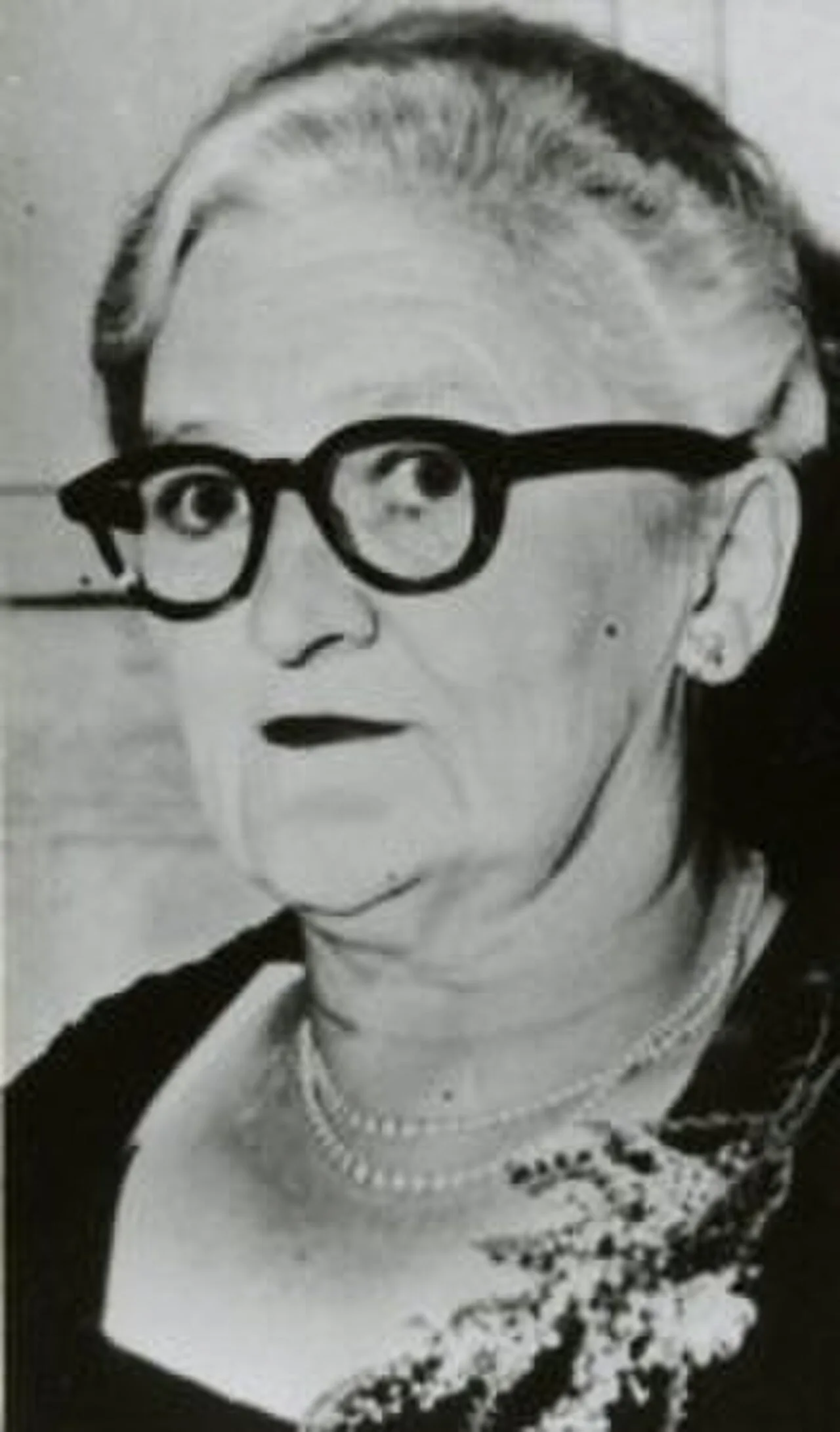 Portrait of Amelia Best (1900–1979) – memorial page