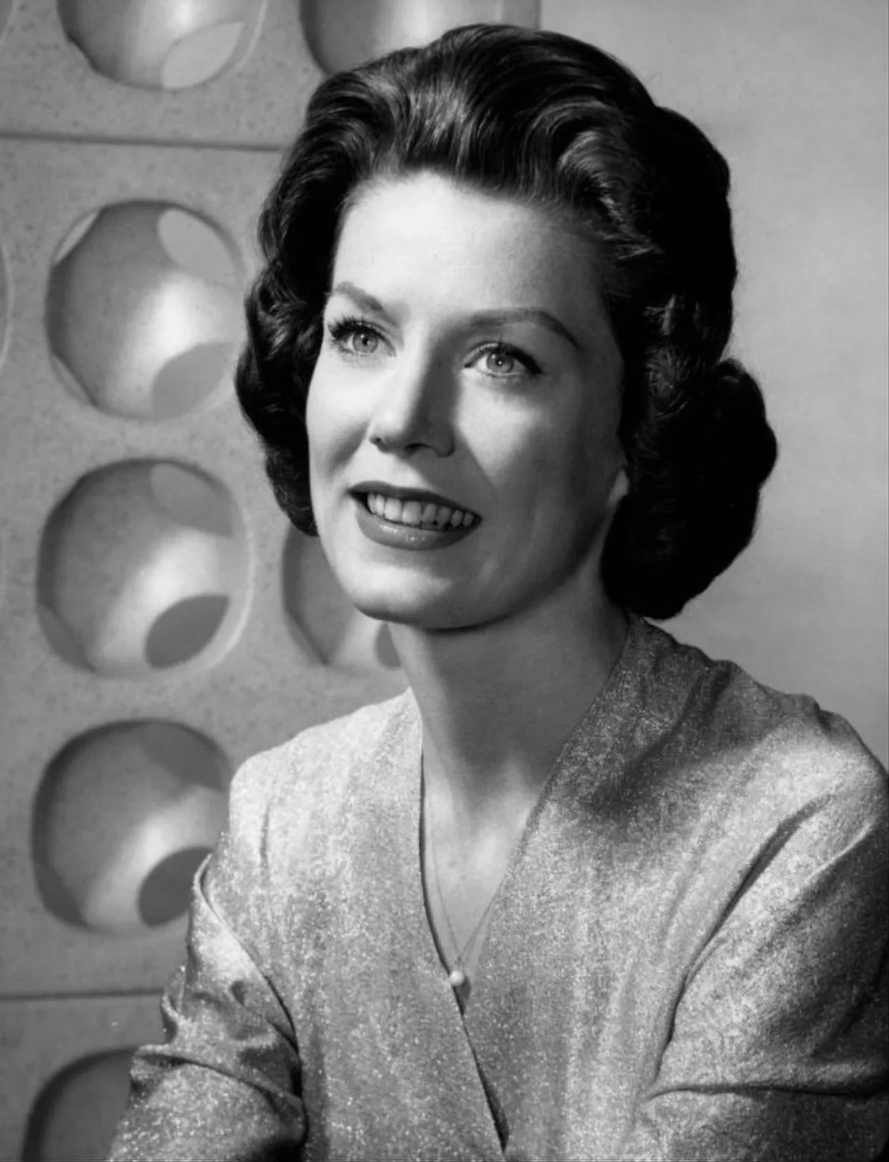 Porträt von Ann Flood (1932–2022) – Gedenkseite