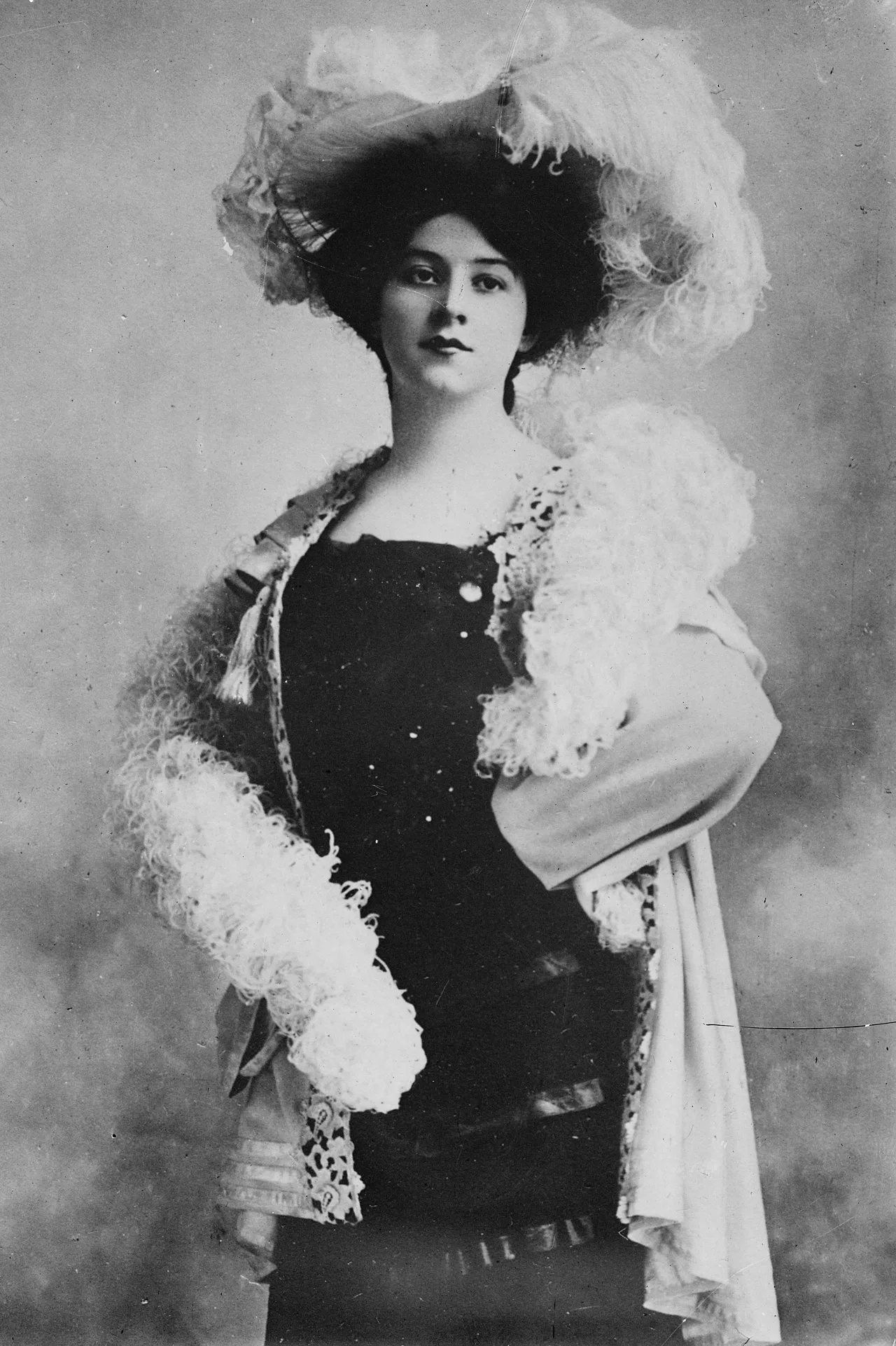 Portrait of Anna Fitziu (1887–1967) – memorial page