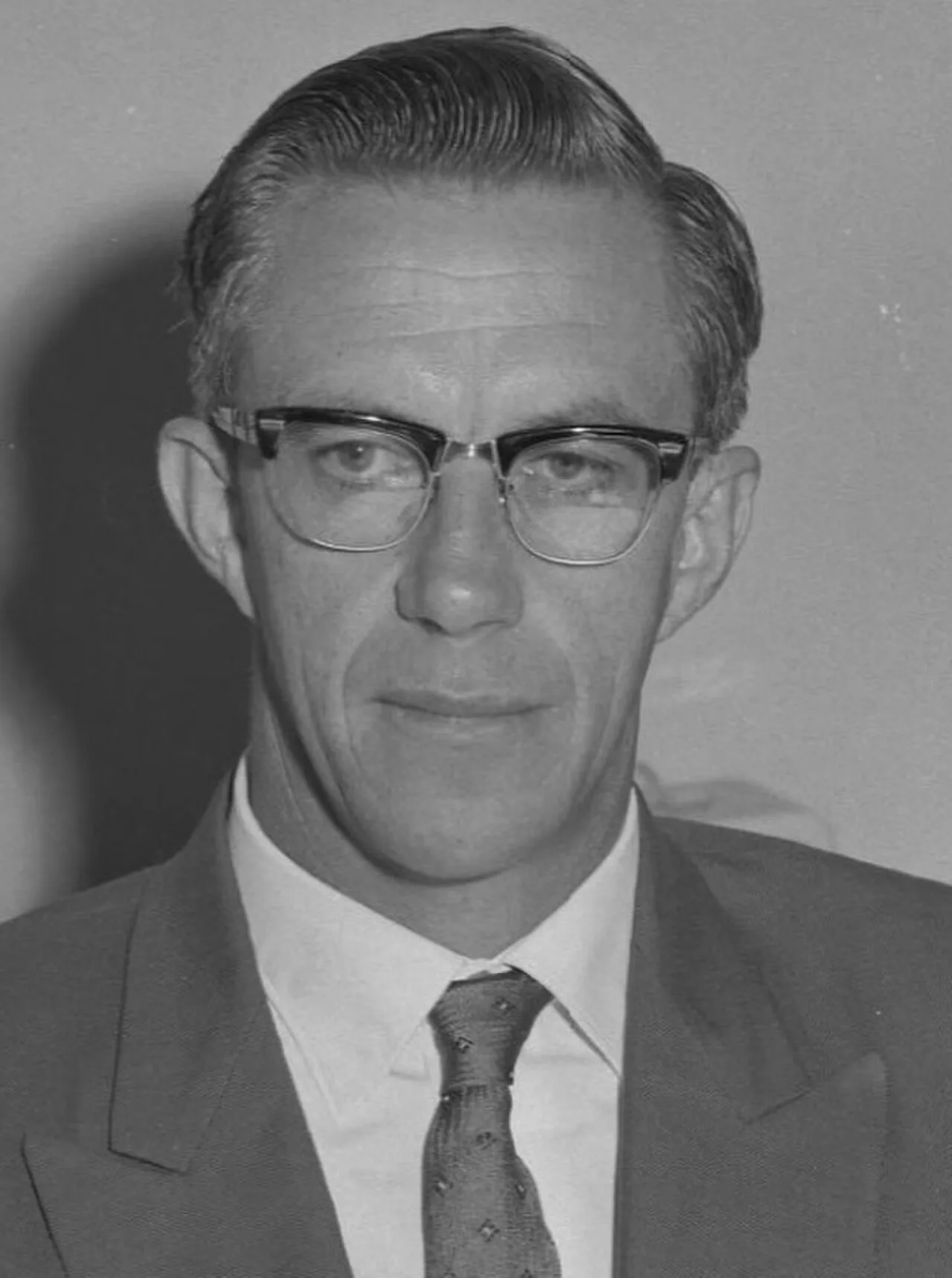 Portrait of Arthur Kinsella (1918–2004) – memorial page