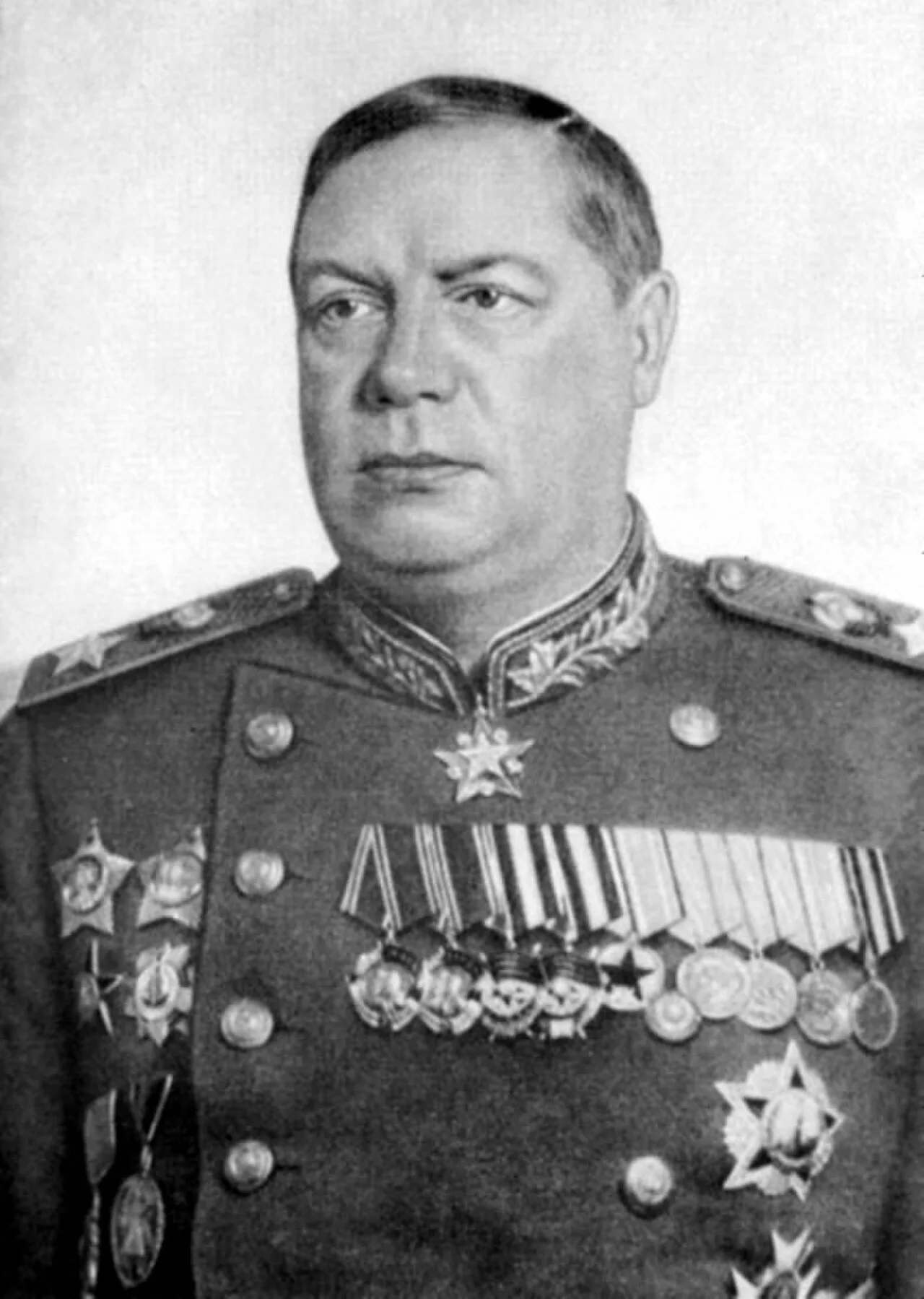 Porträt von Fjodor Iwanowitsch Tolbuchin (1894–1949) – Gedenkseite
