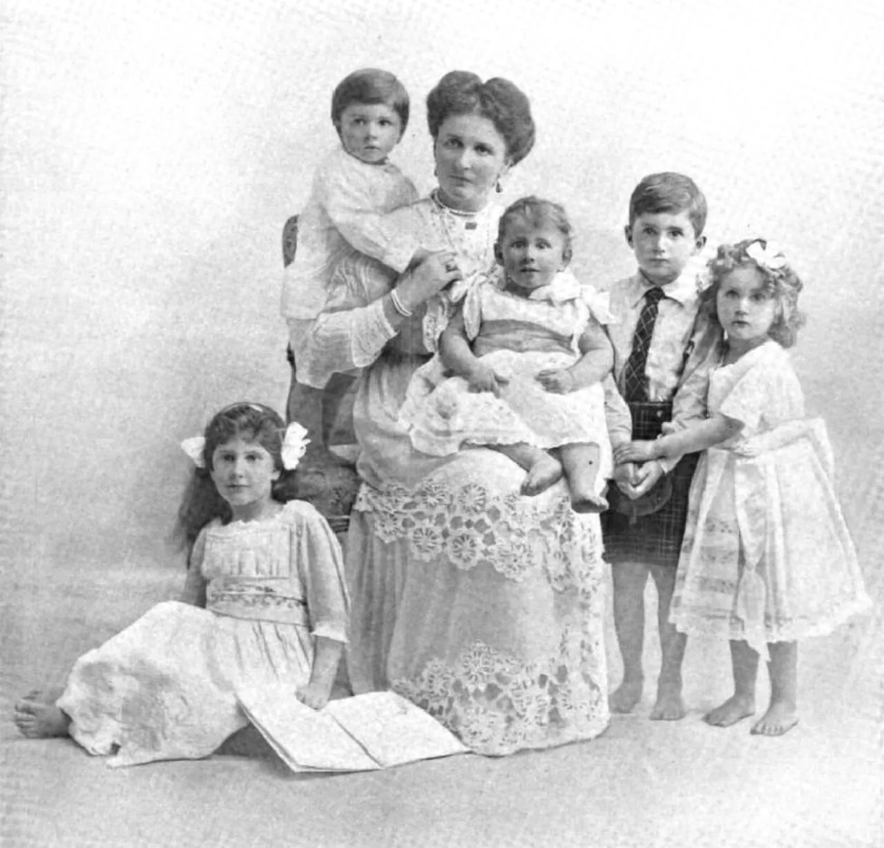 Portrait of Augusta Crichton-Stuart, Marchioness of Bute (1880–1947) – memorial page