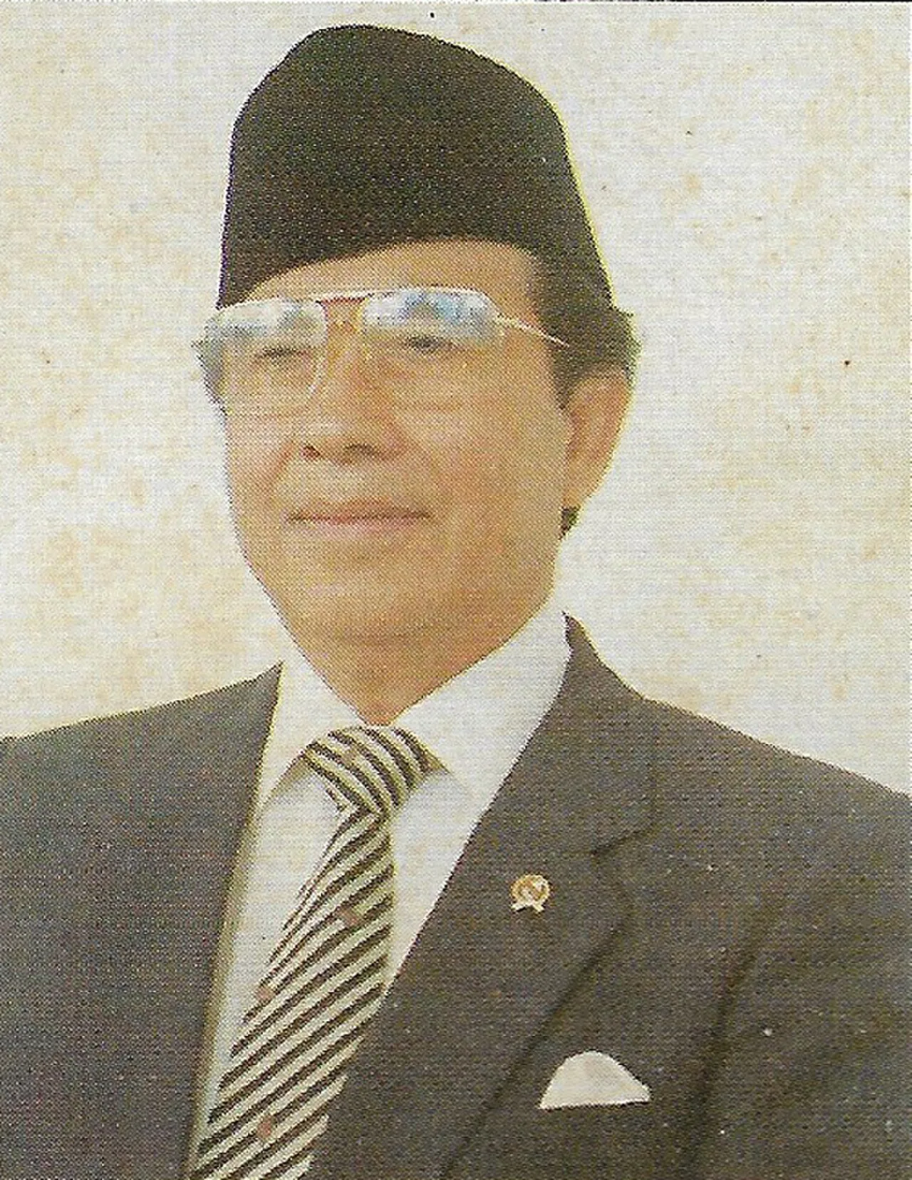 Portrait of Azwar Anas (1931–2023) – memorial page
