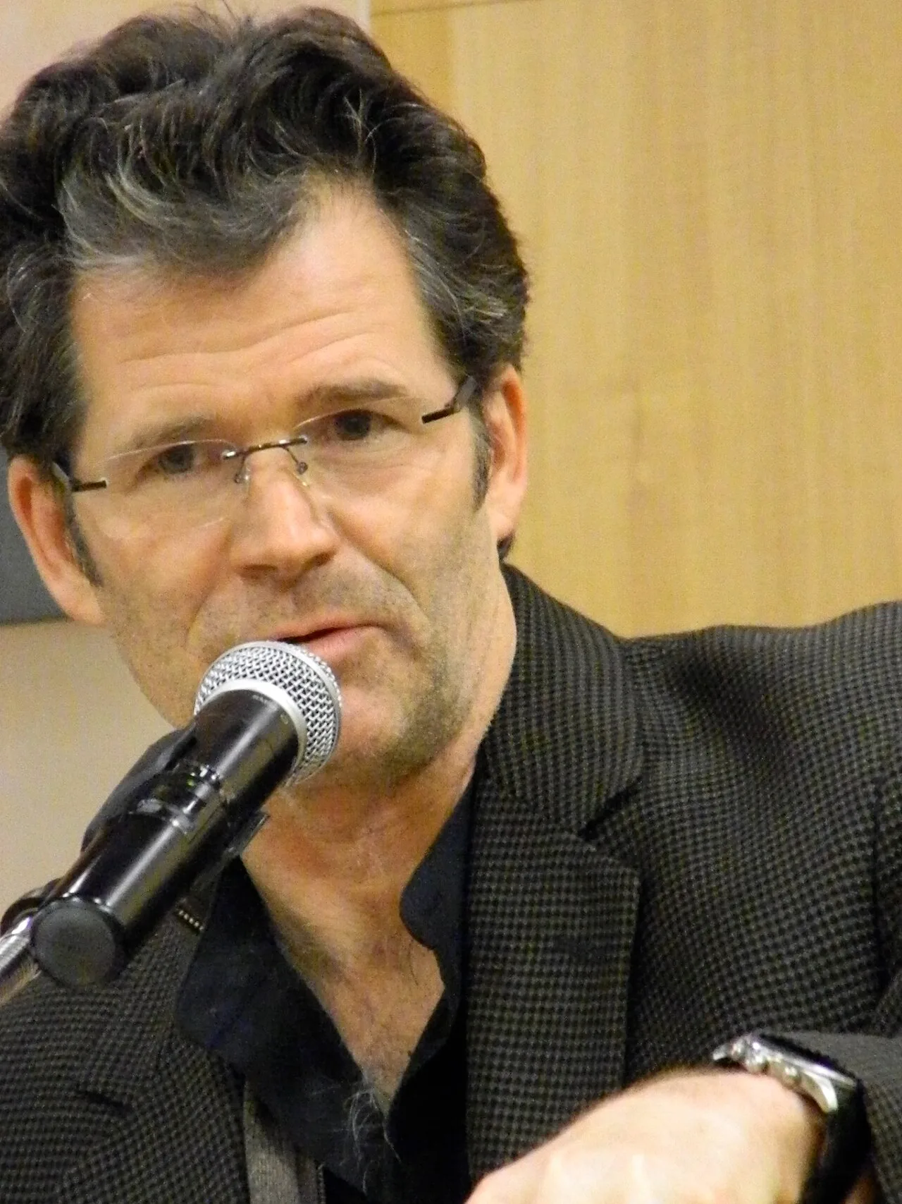 Portrait of Andre Dubus (1936–1999) – memorial page