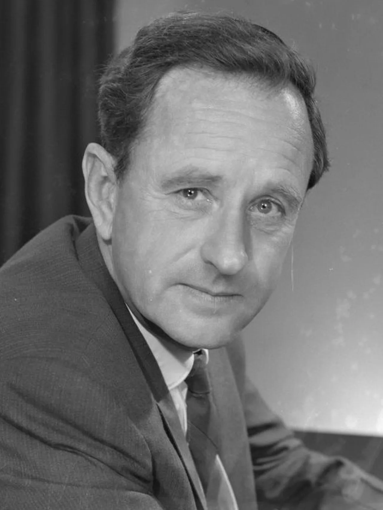 Portrait of Bob Tizard (1924–2016) – memorial page