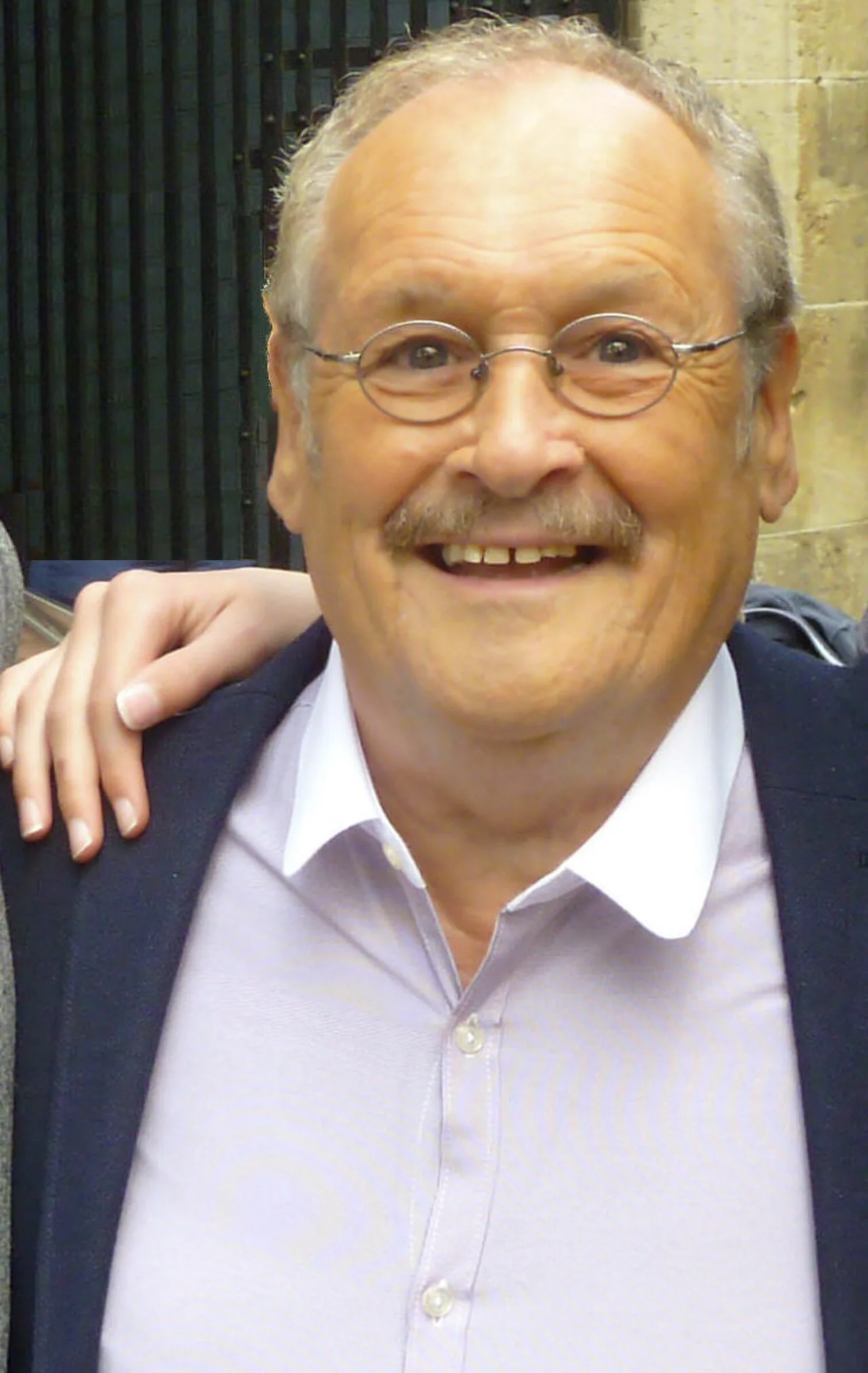Portrait of Bobby Ball (1944–2020) – memorial page