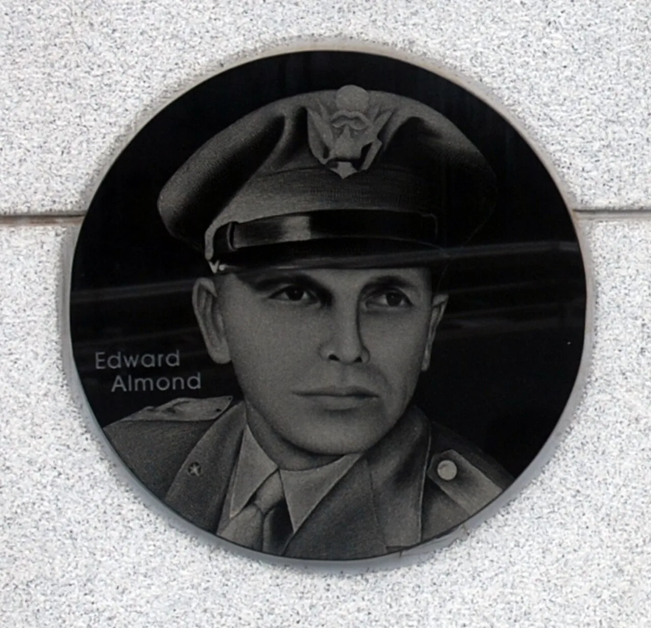 Porträt von Edward Almond (1892–1979) – Gedenkseite