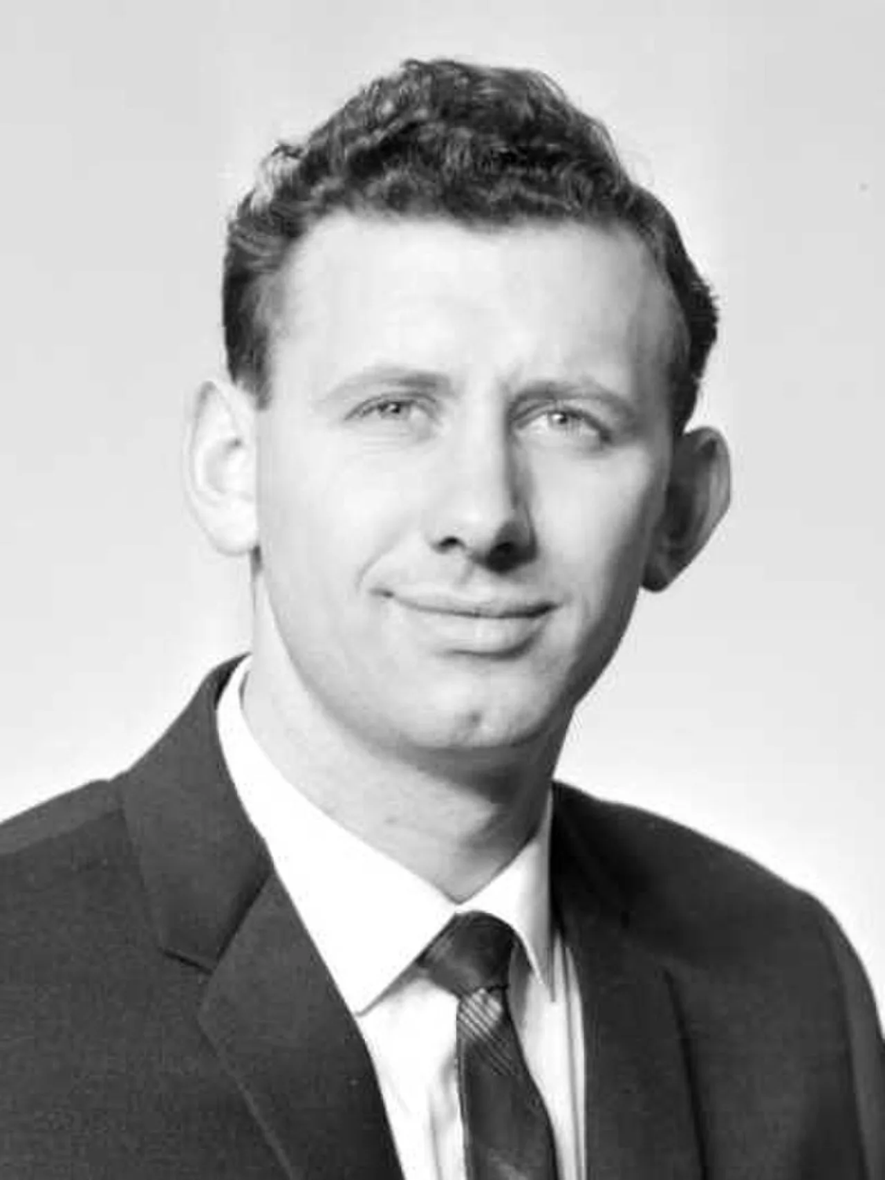 Portrait of Bruce Taylor (1943–2021) – memorial page