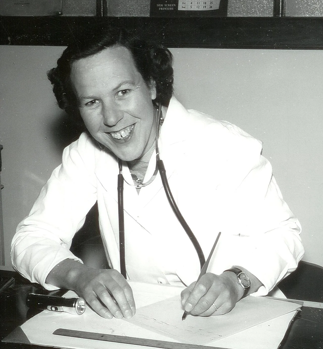 Portrait of Prue Barron (1917–2014) – memorial page