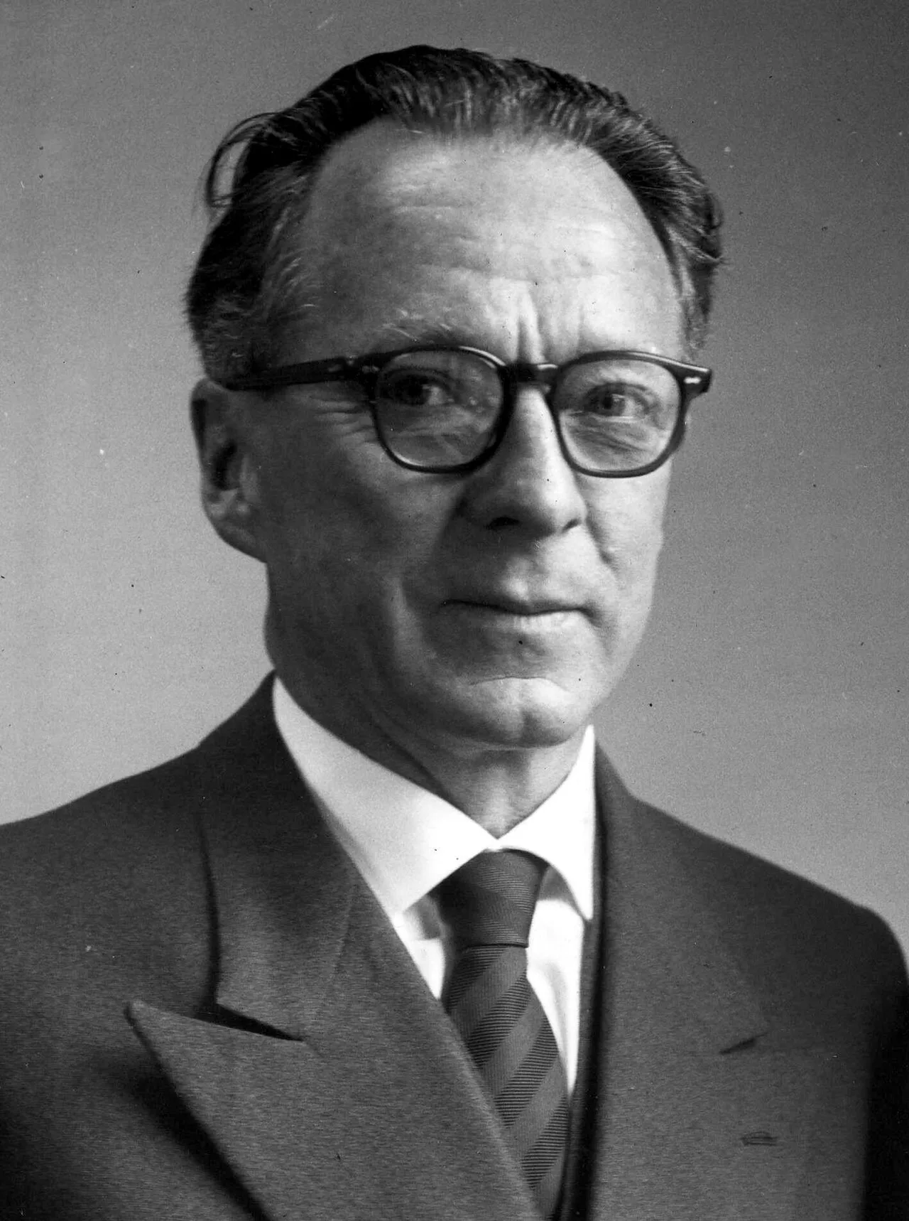 Portrait of Clarence E. Beeby (1902–1998) – memorial page