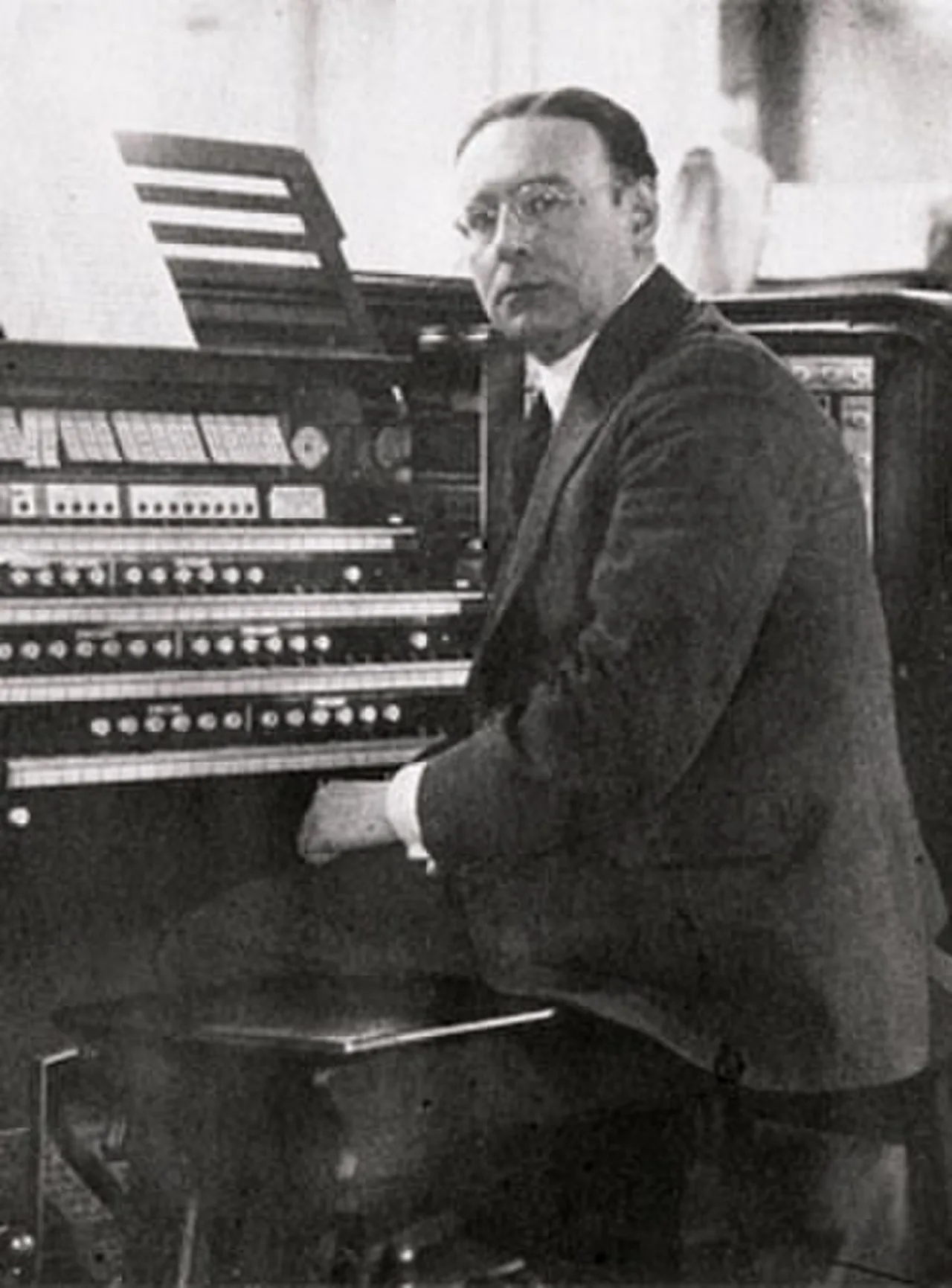 Porträt von Healey Willan (1880–1968) – Gedenkseite