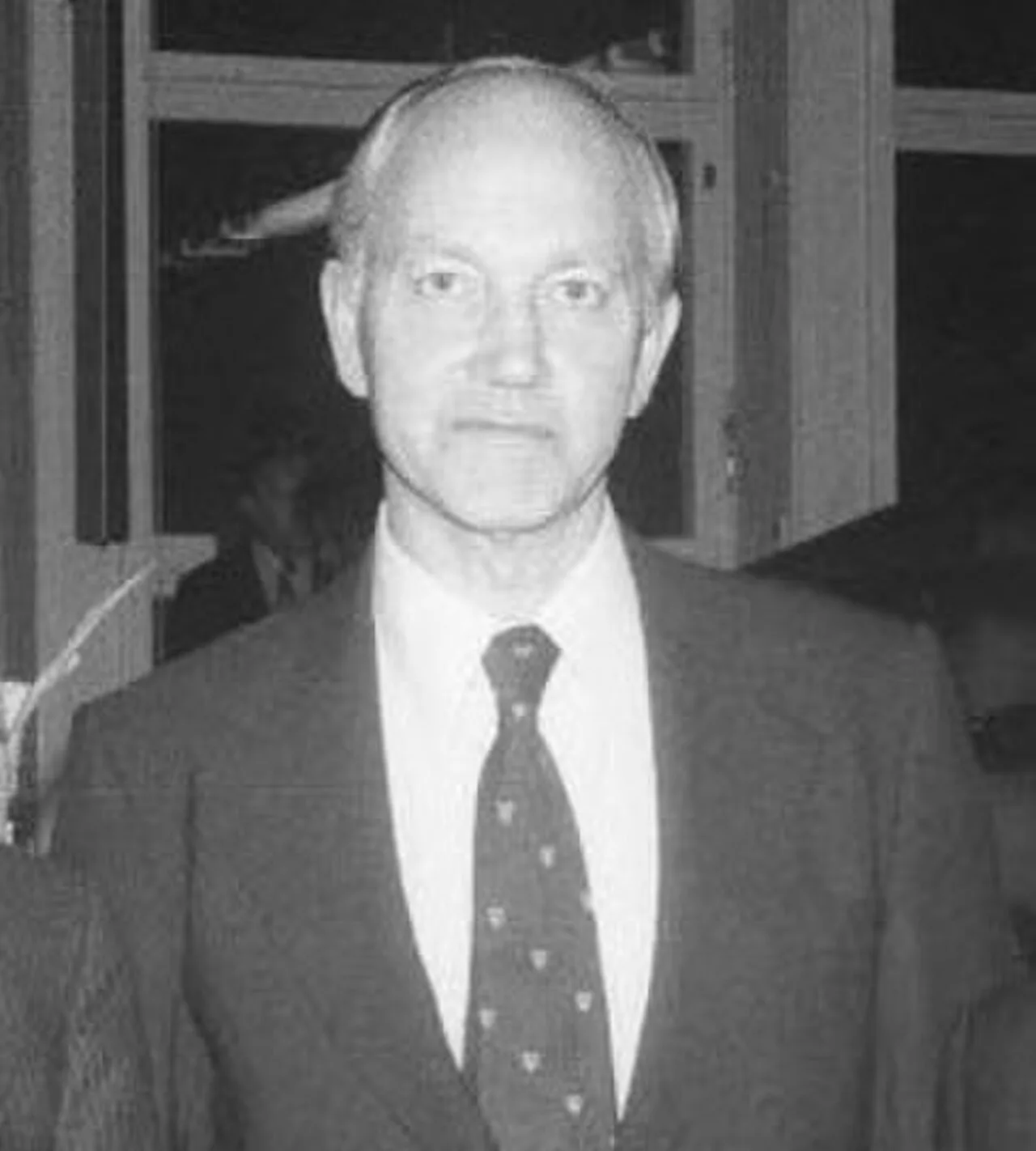 Portrait of James L. Gowans (1924–2020) – memorial page